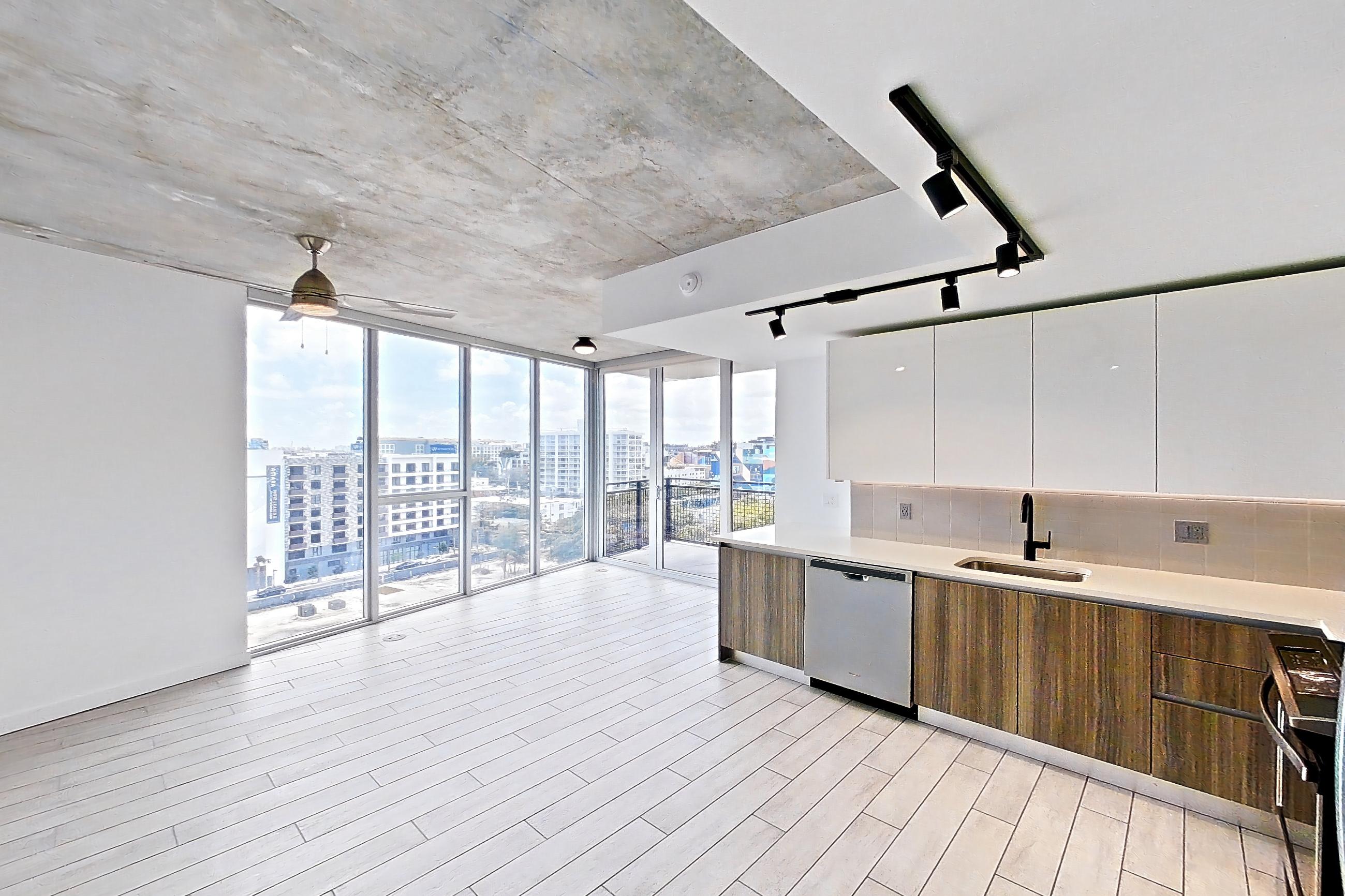 KITCHEN ENTRYWAY