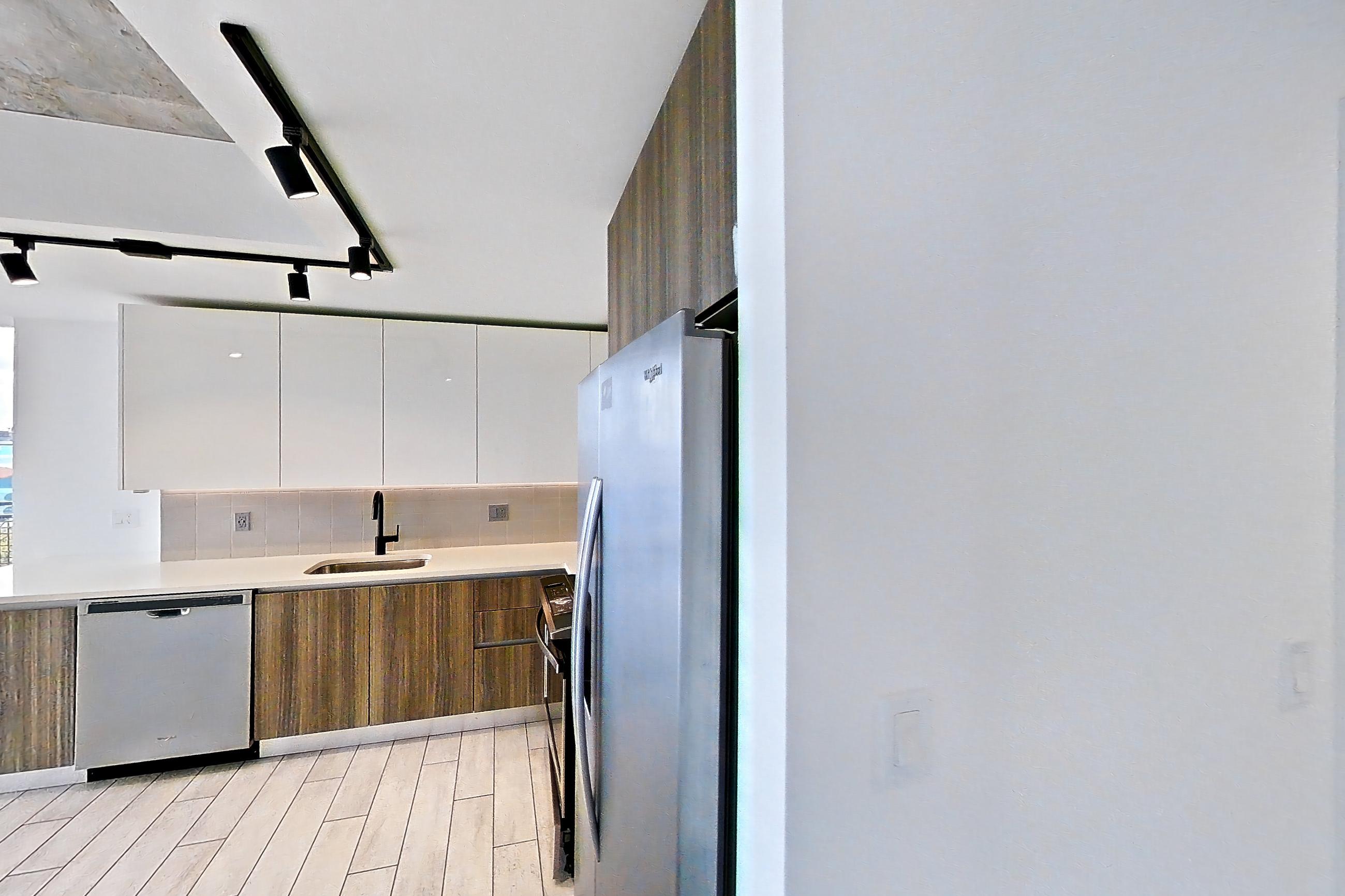KITCHEN ENTRYWAY