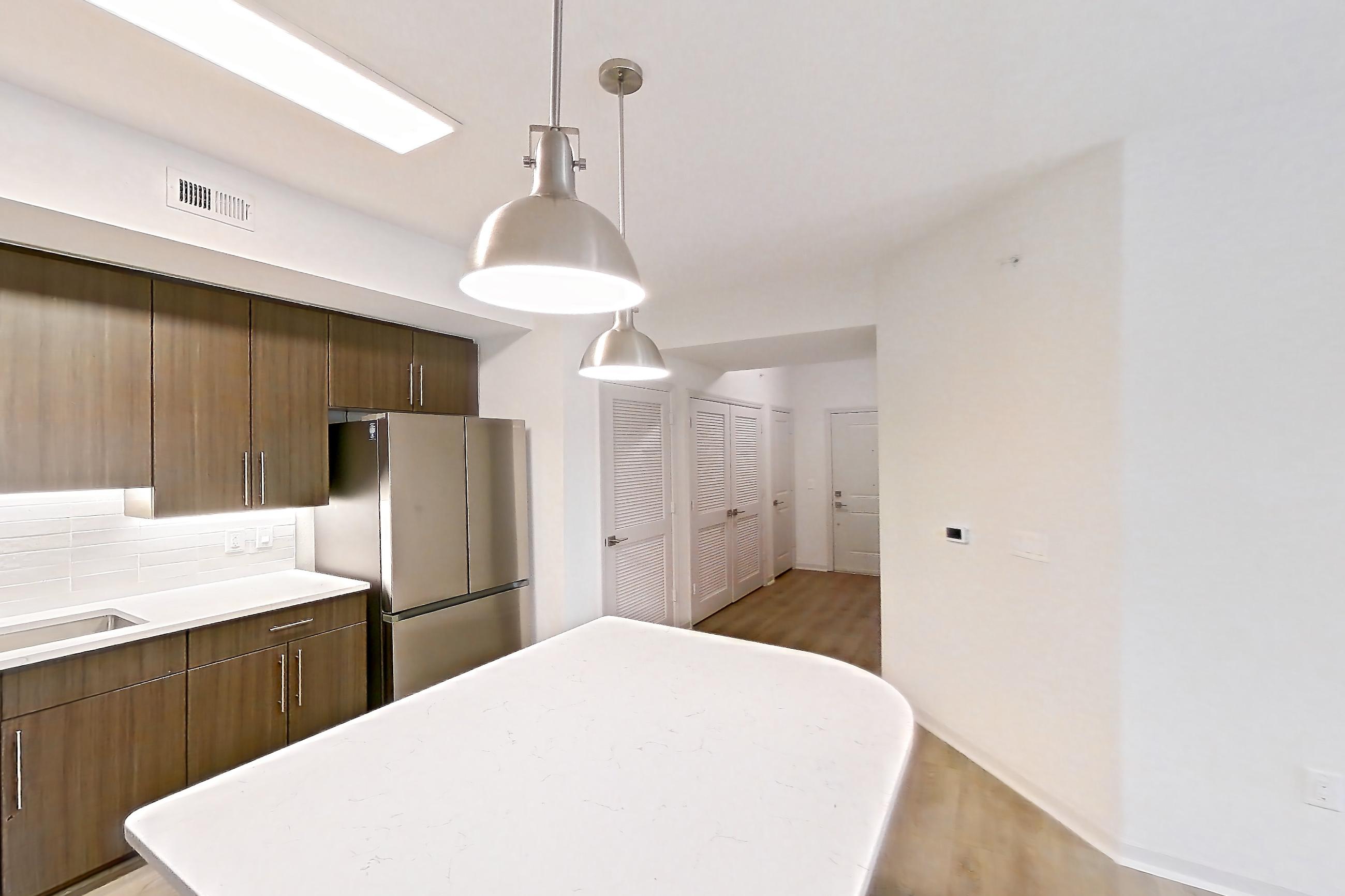 KITCHEN ISLAND CORNER