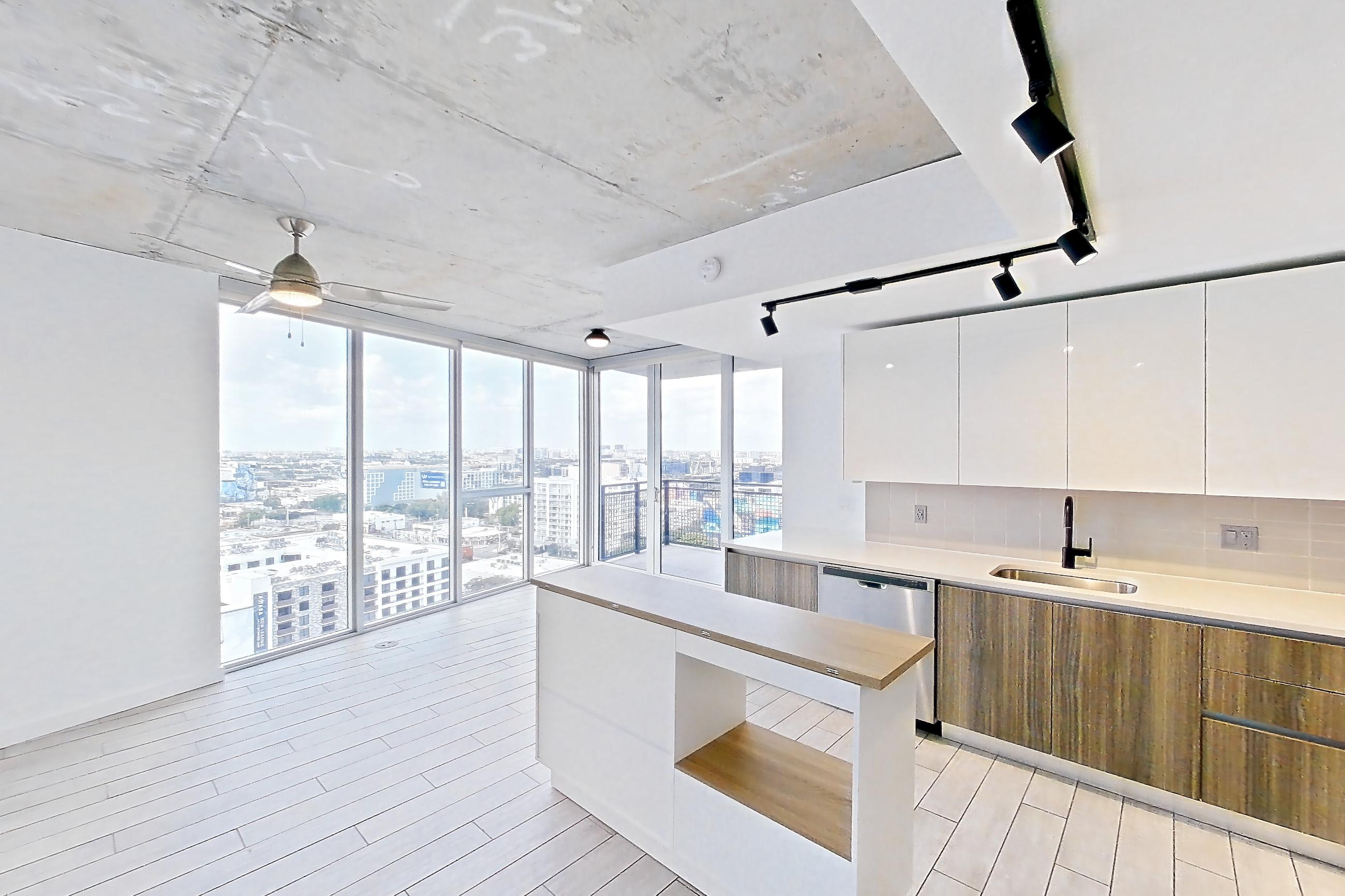 KITCHEN ENTRYWAY