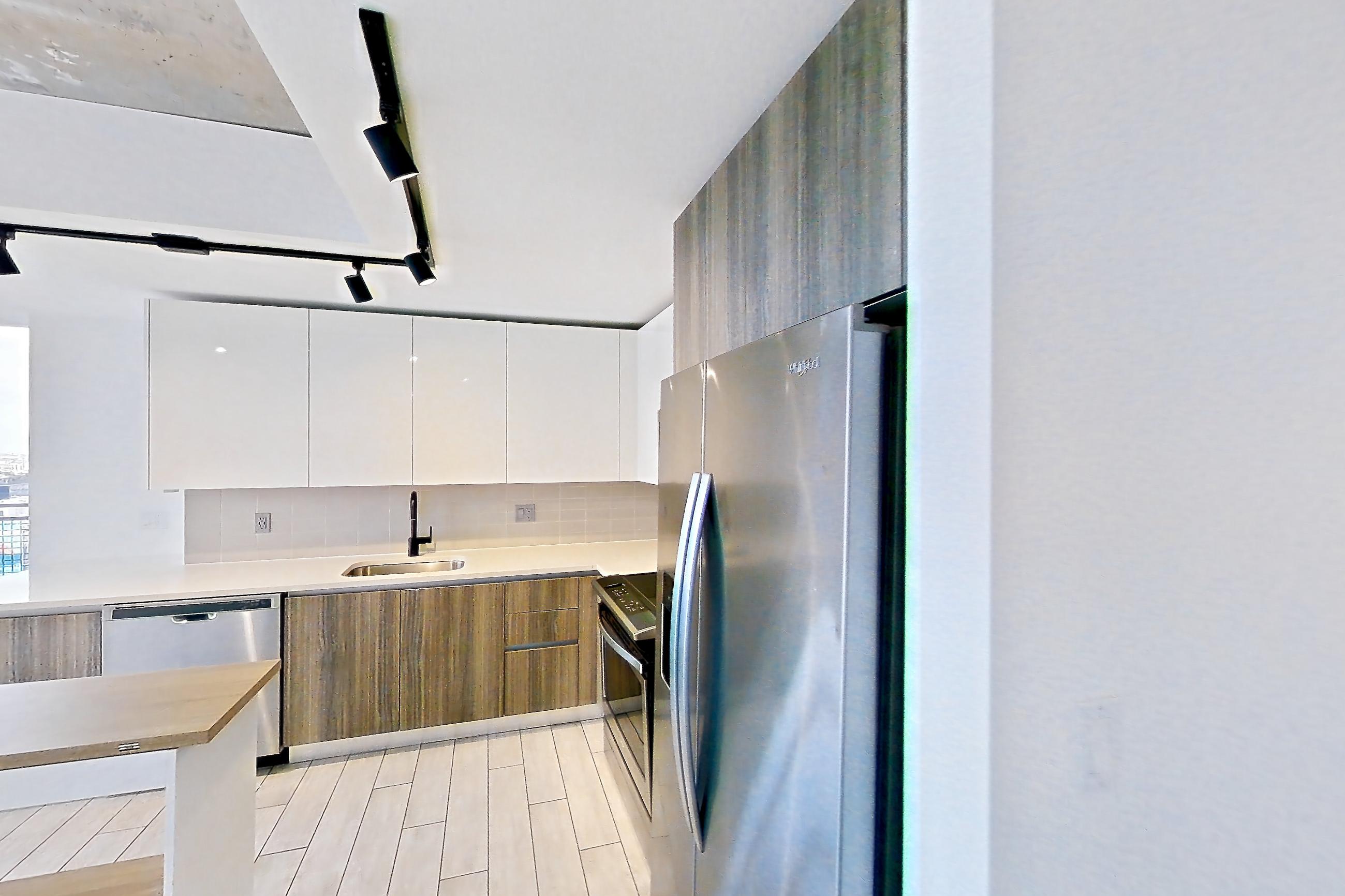 KITCHEN ENTRYWAY