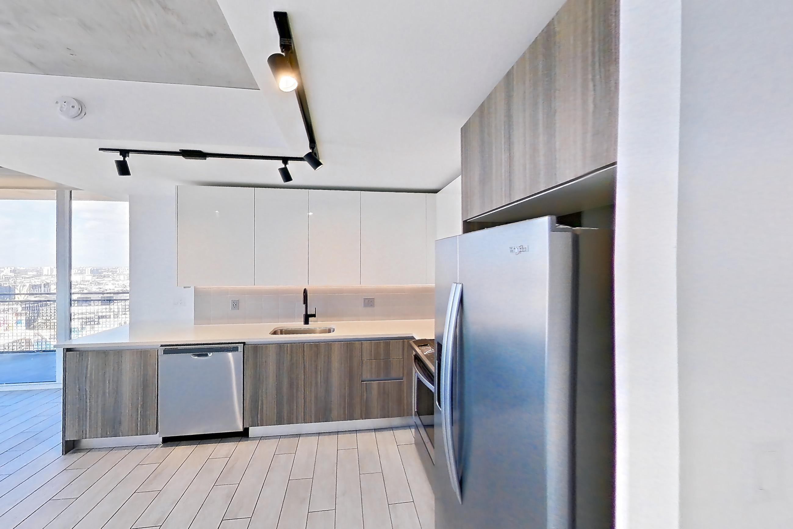 KITCHEN ENTRYWAY