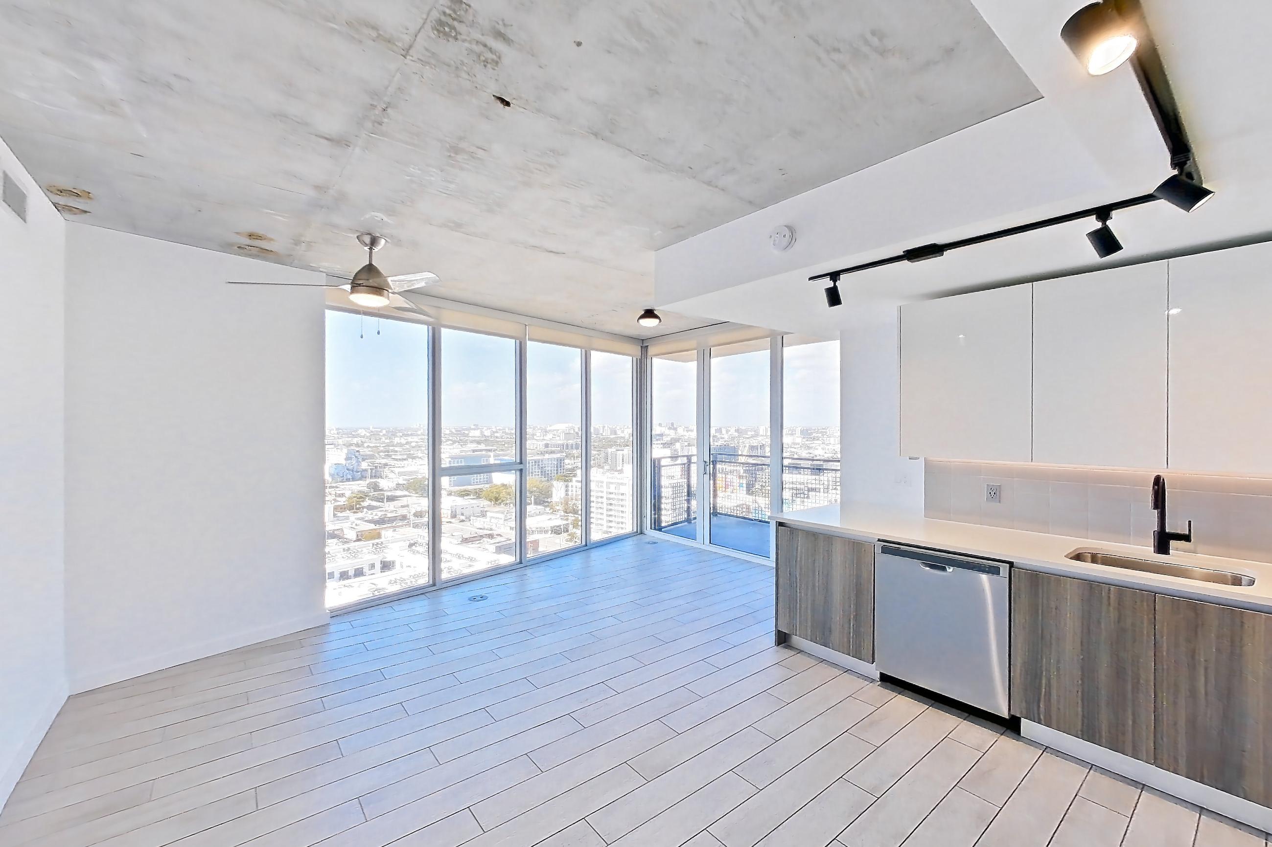 KITCHEN ENTRYWAY