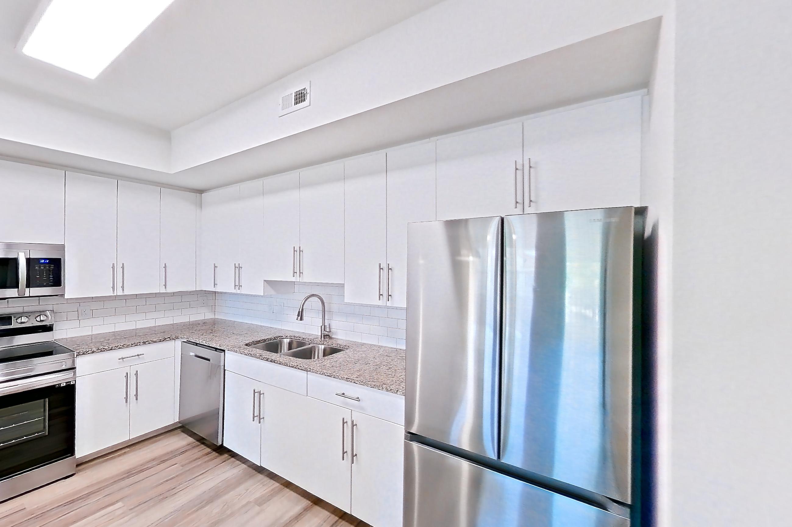 KITCHEN ENTRYWAY