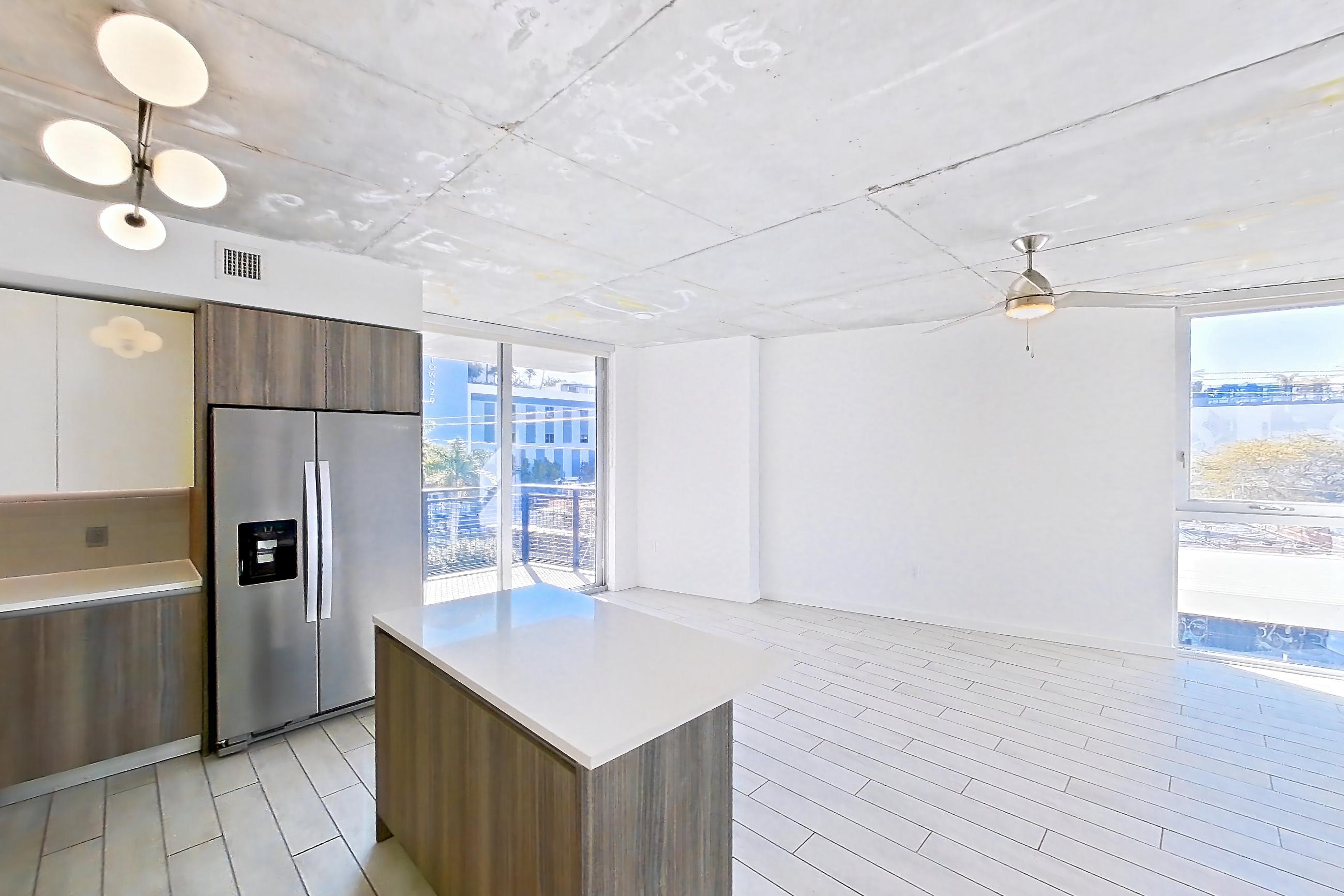 KITCHEN ENTRYWAY