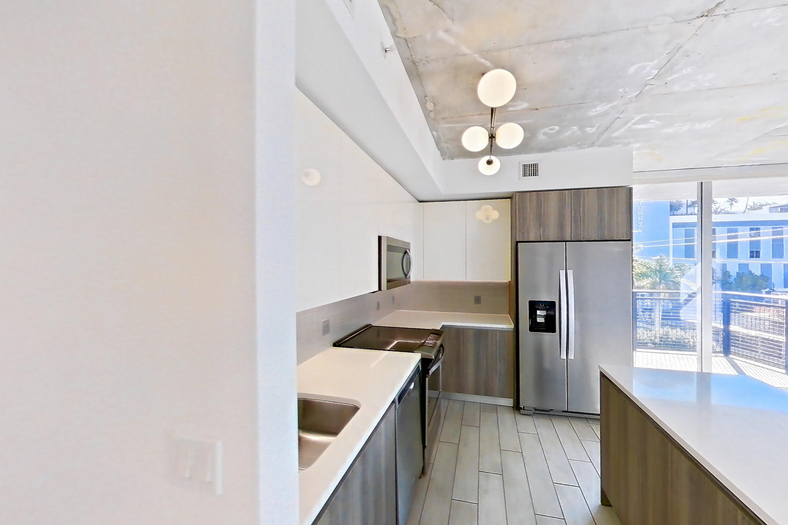 KITCHEN ENTRYWAY