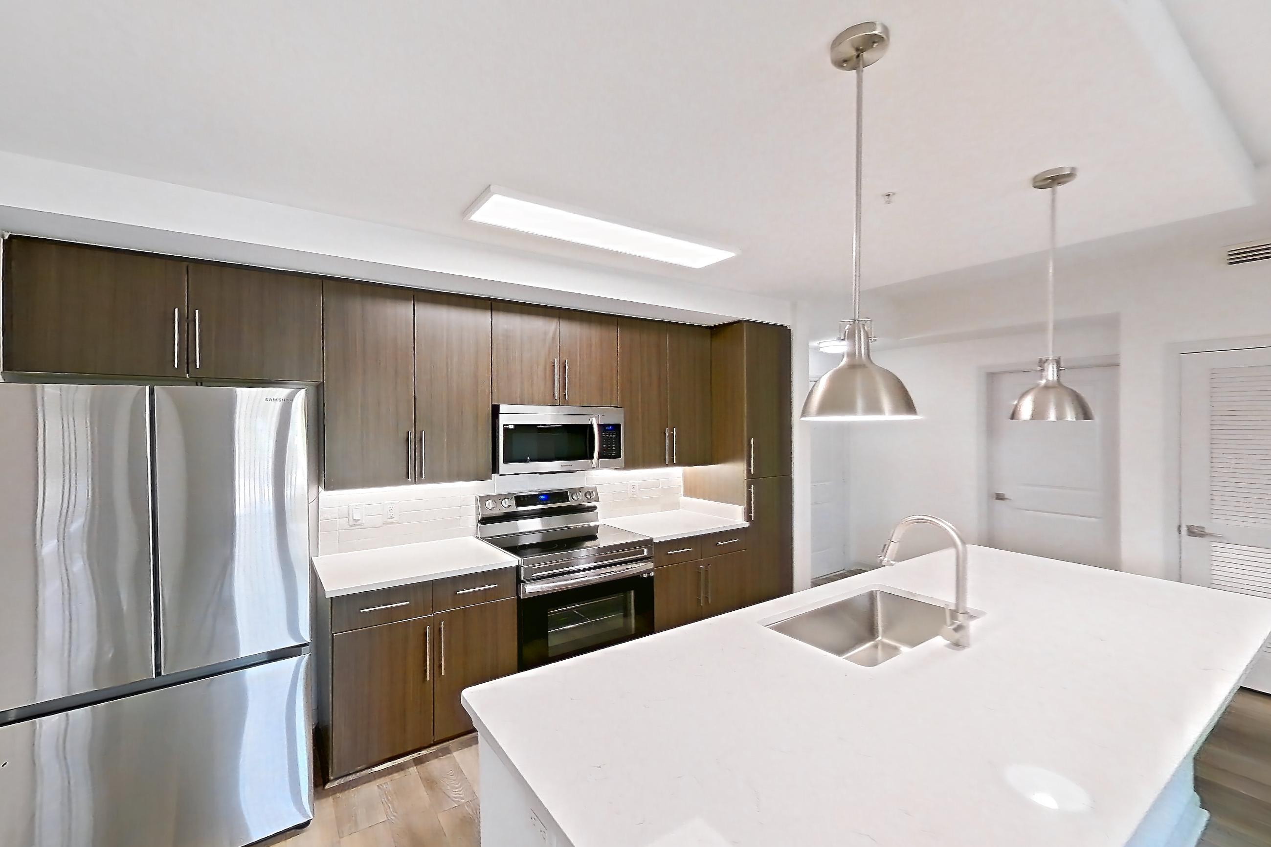 KITCHEN ISLAND CORNER