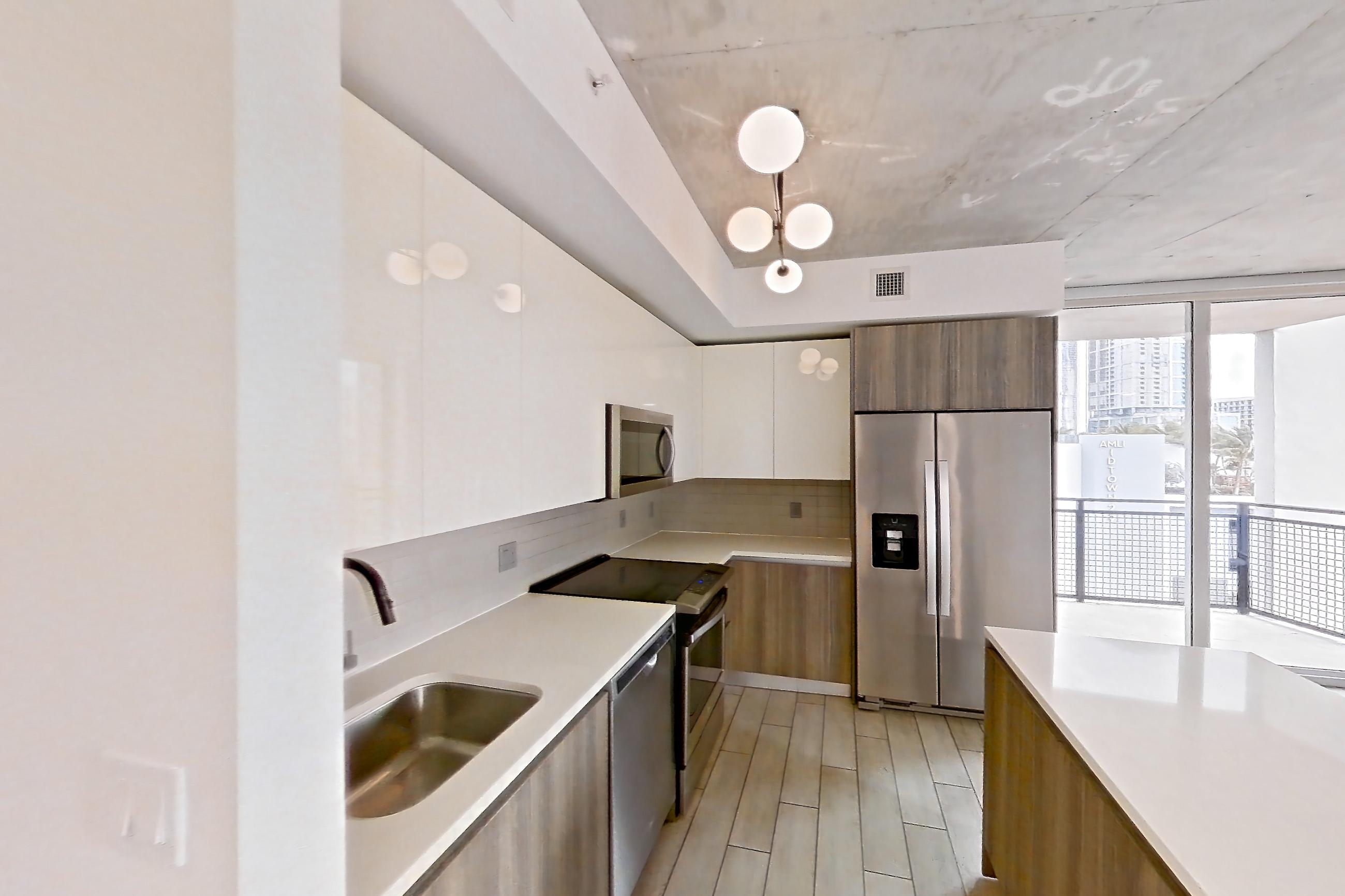 KITCHEN ENTRYWAY