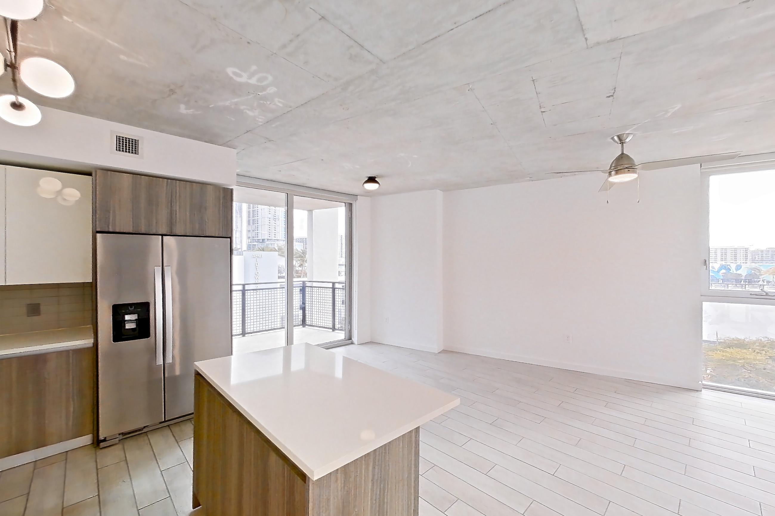 KITCHEN ENTRYWAY