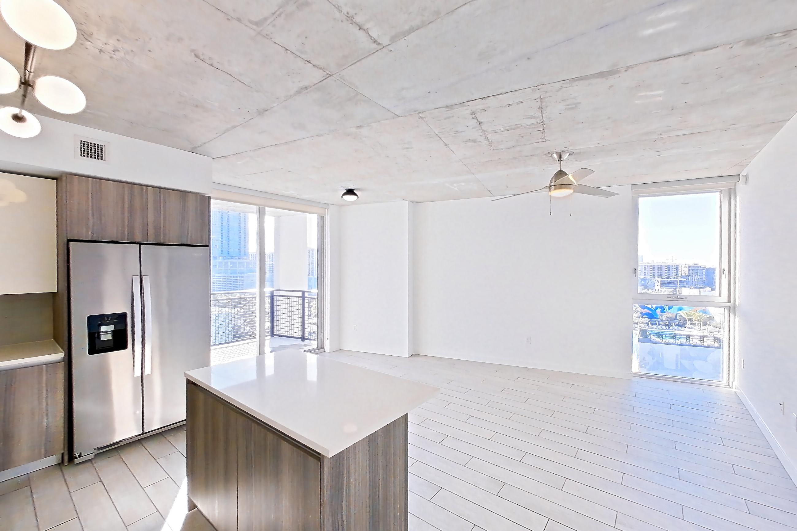 KITCHEN ENTRYWAY