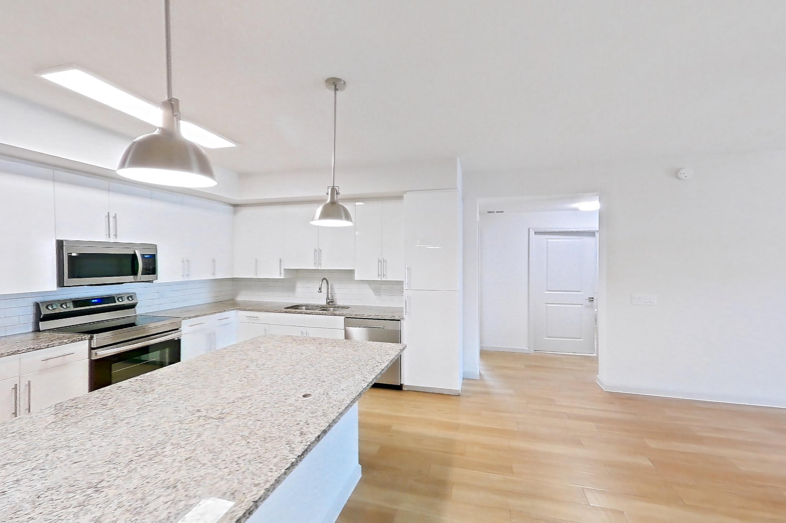 KITCHEN ISLAND CORNER 1