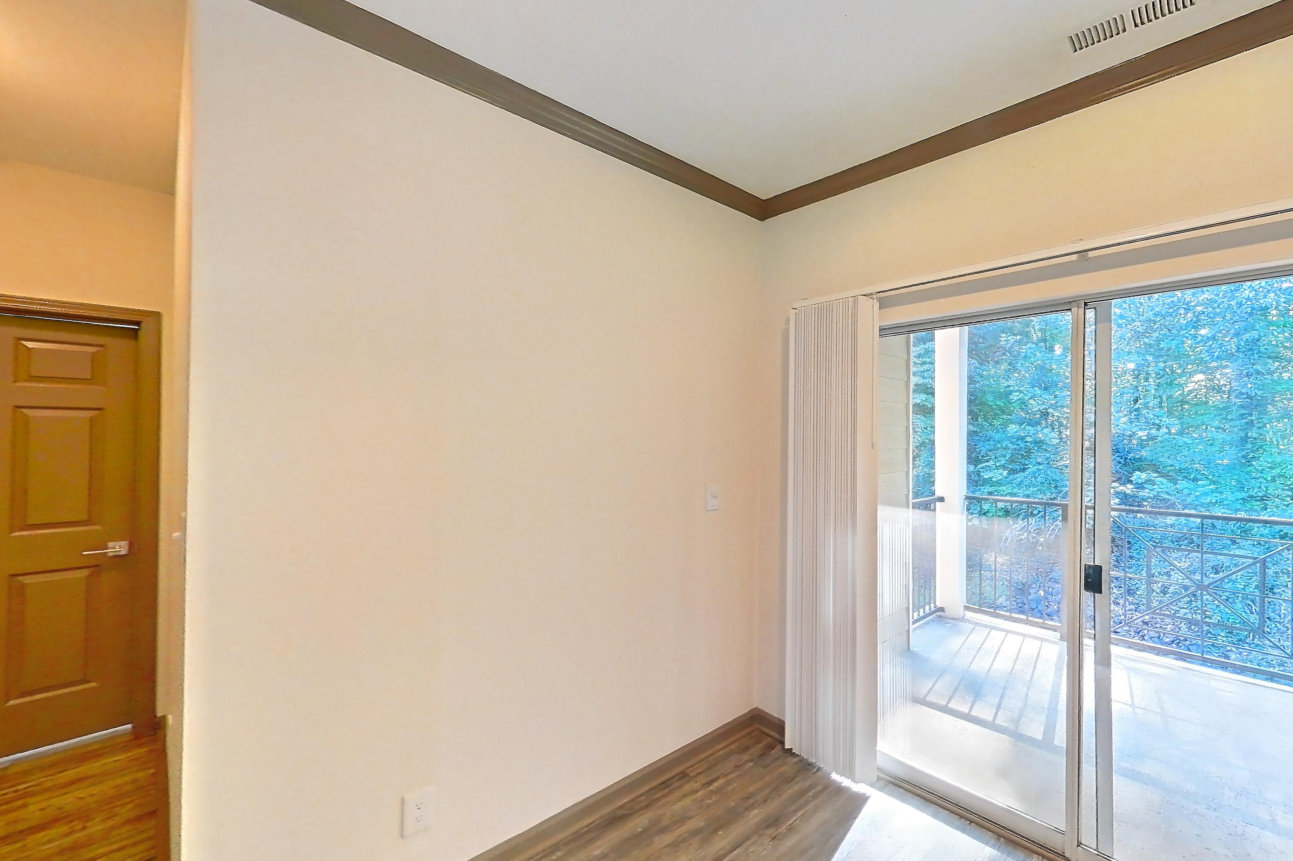 Dining room, Apartment 1525 at Cortland Seventy Seven