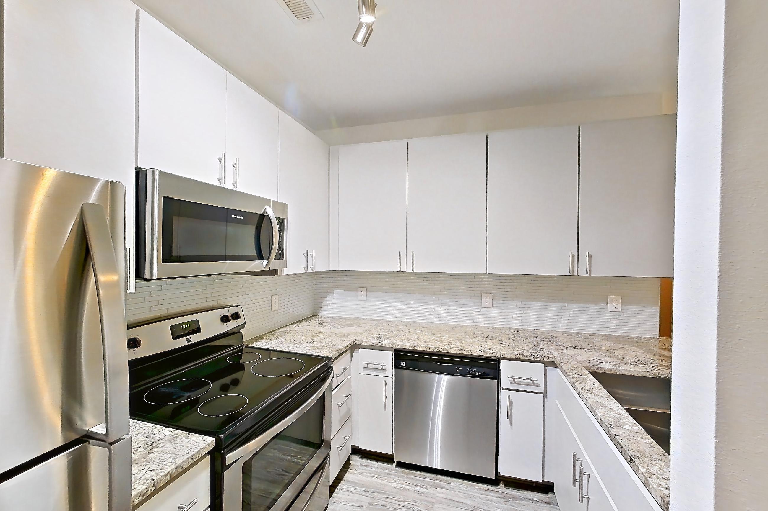 Kitchen, Apartment 1525 at Cortland Seventy Seven
