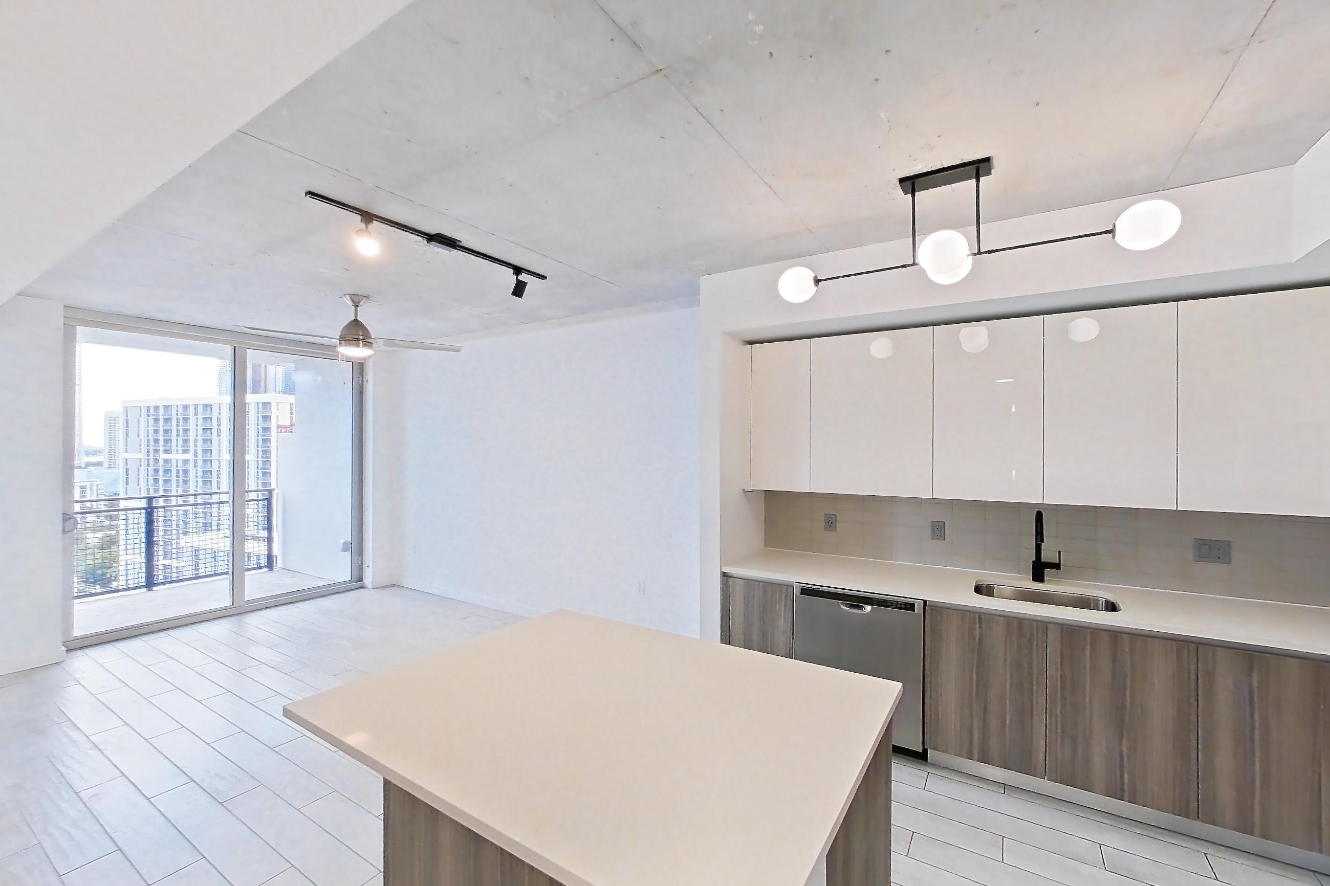 KITCHEN ENTRYWAY