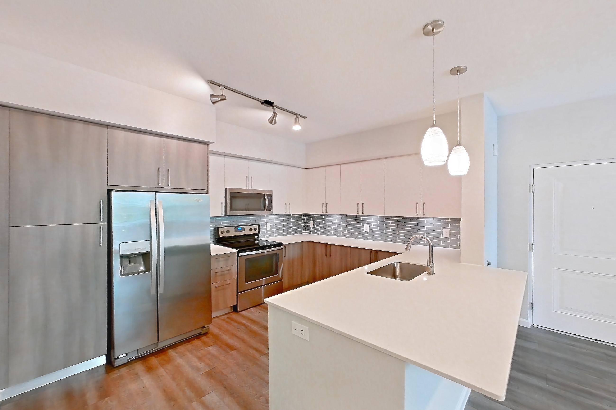 KITCHEN ENTRYWAY