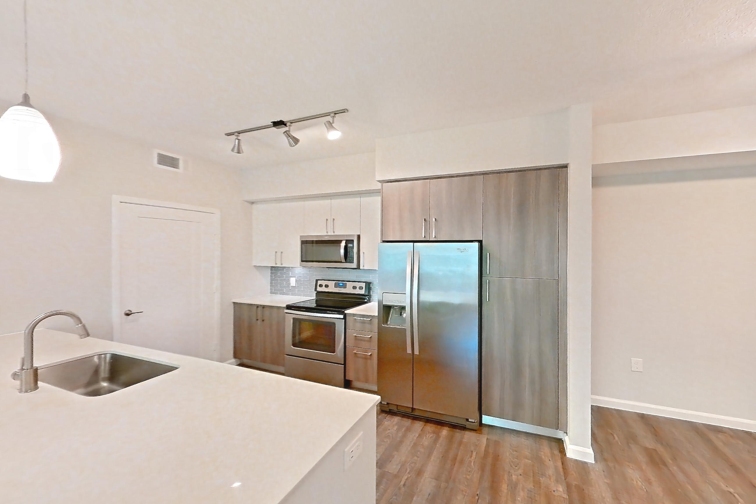 KITCHEN ENTRYWAY