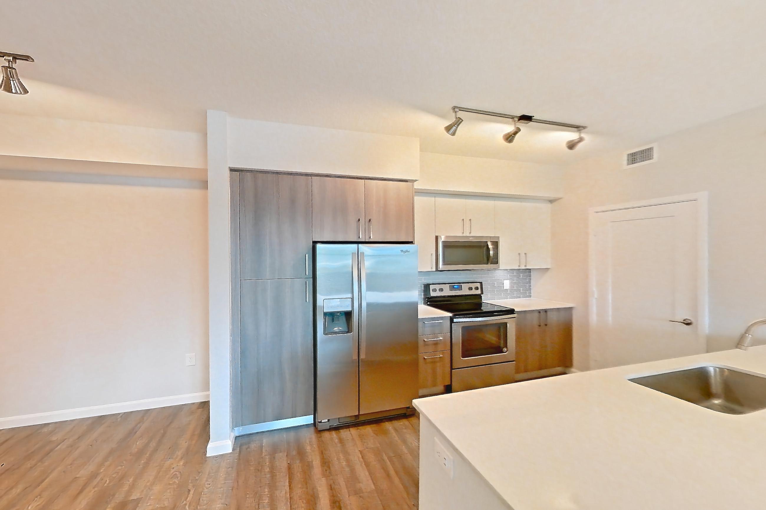 KITCHEN ENTRYWAY