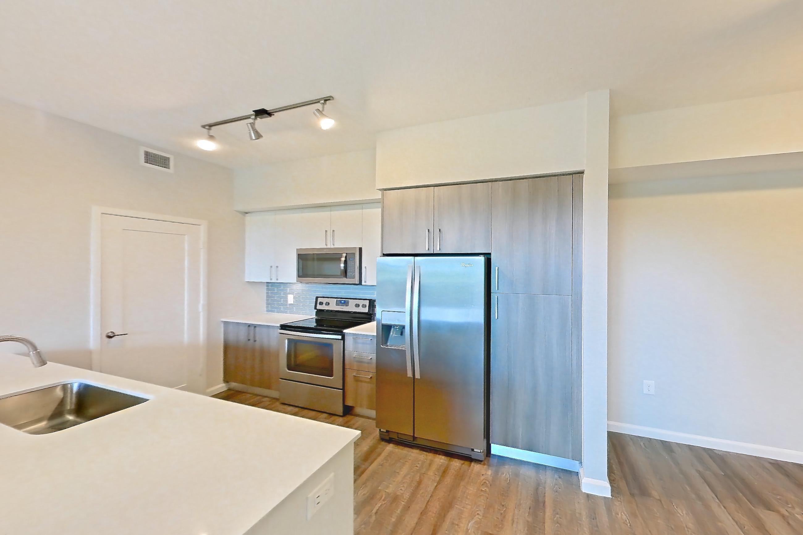 KITCHEN ENTRYWAY