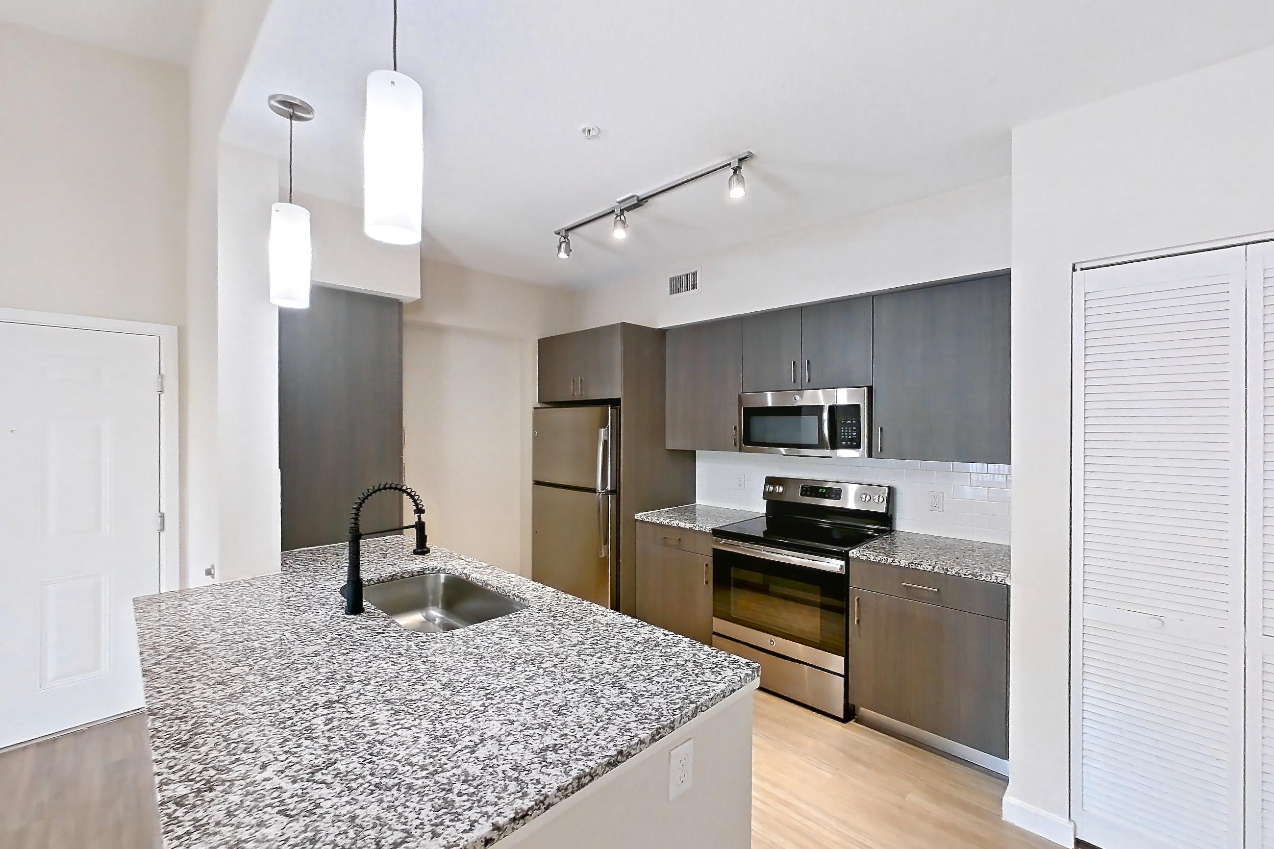 KITCHEN ENTRYWAY