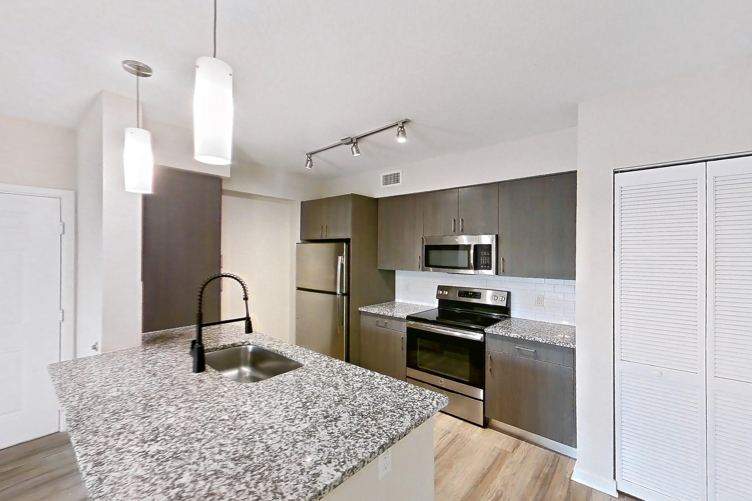 KITCHEN ENTRYWAY