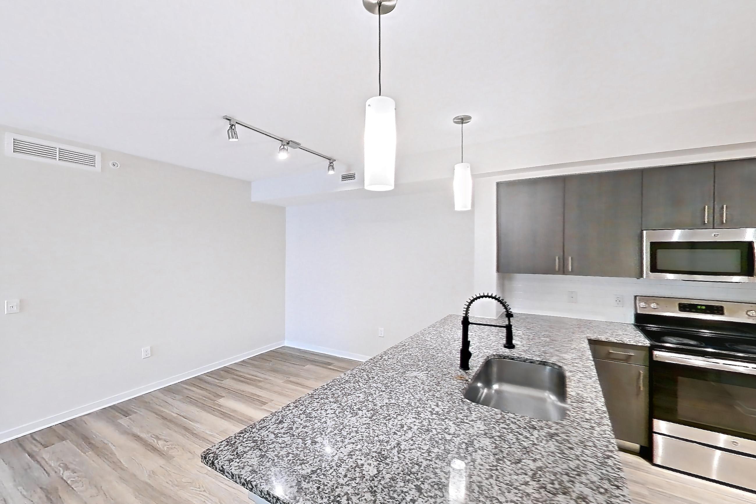 KITCHEN ENTRYWAY