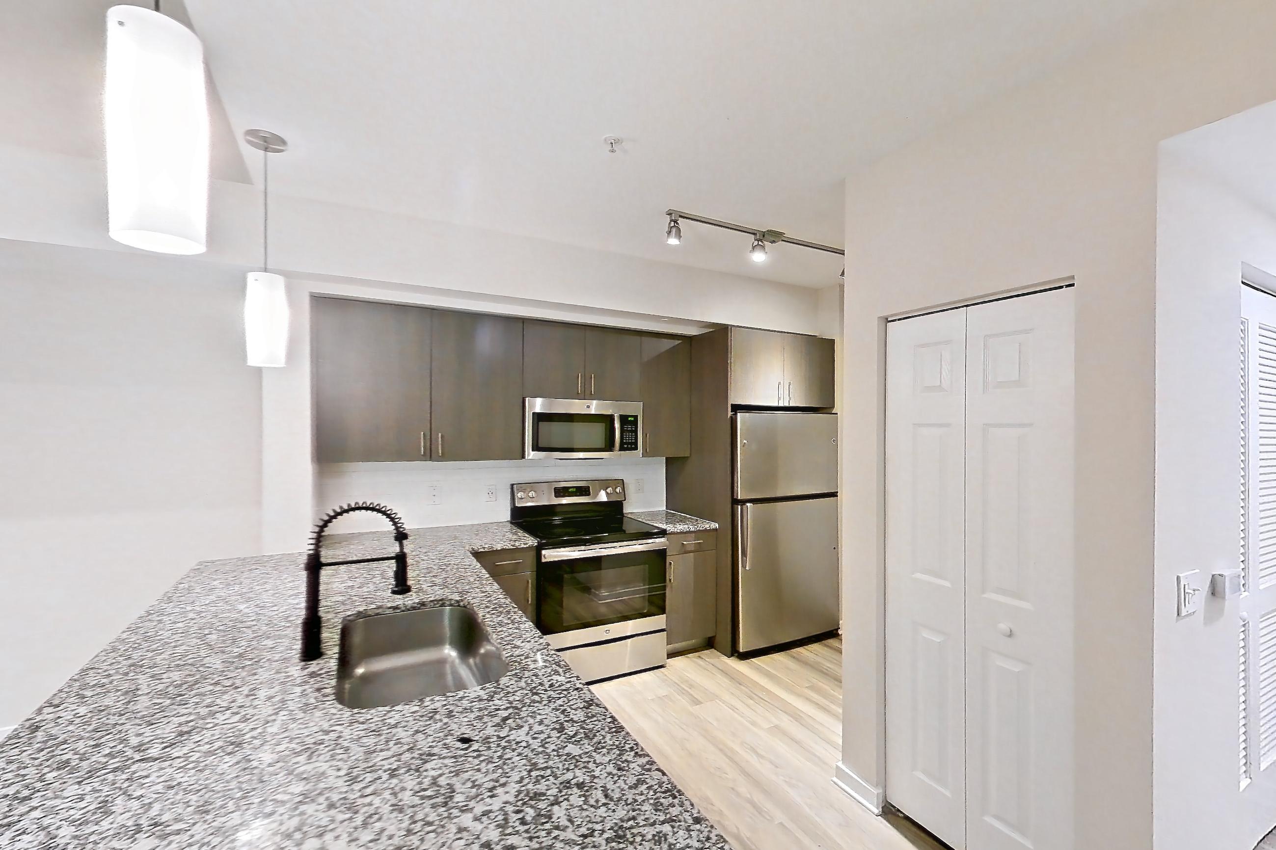 KITCHEN ENTRYWAY