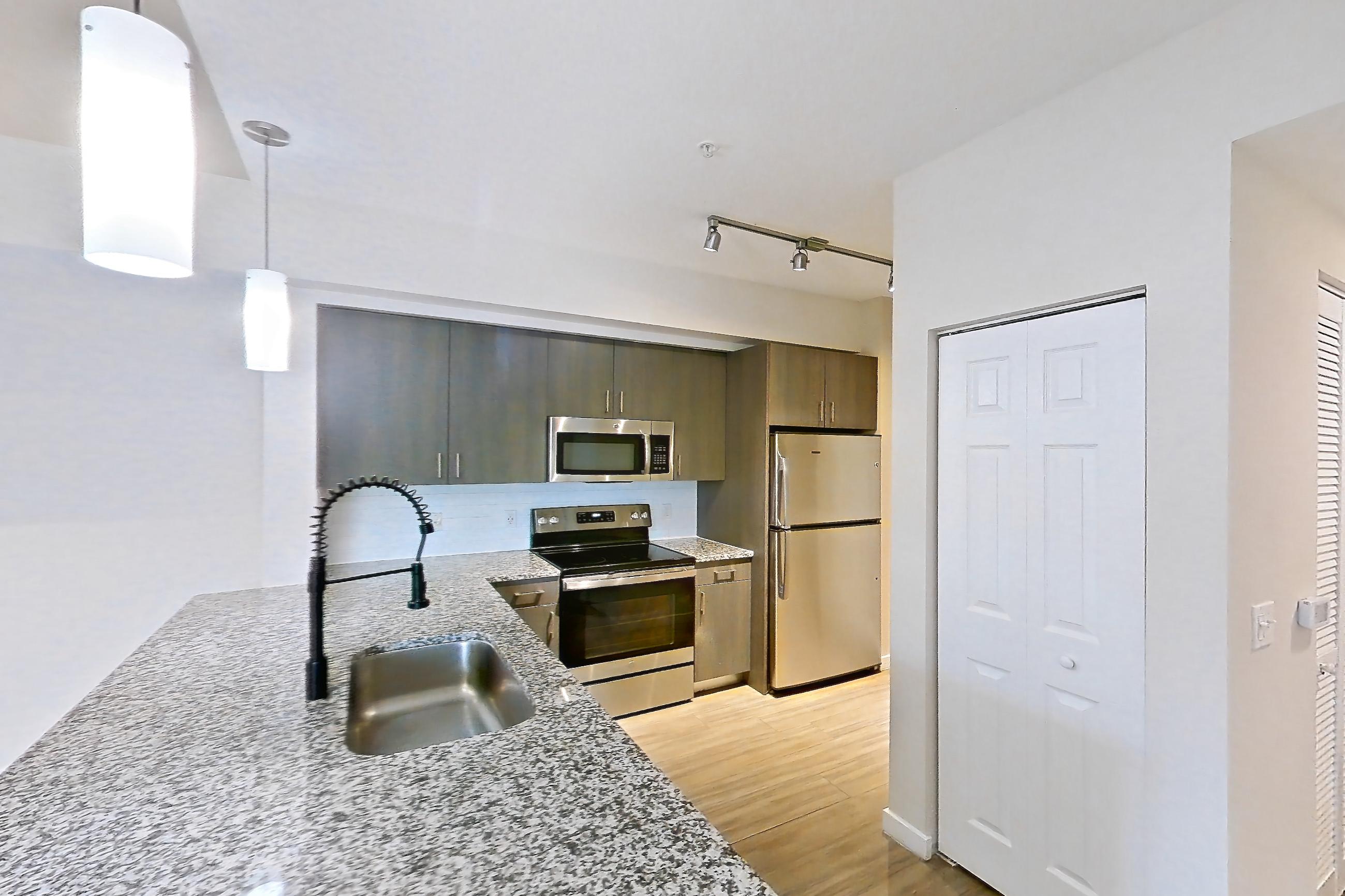KITCHEN ENTRYWAY