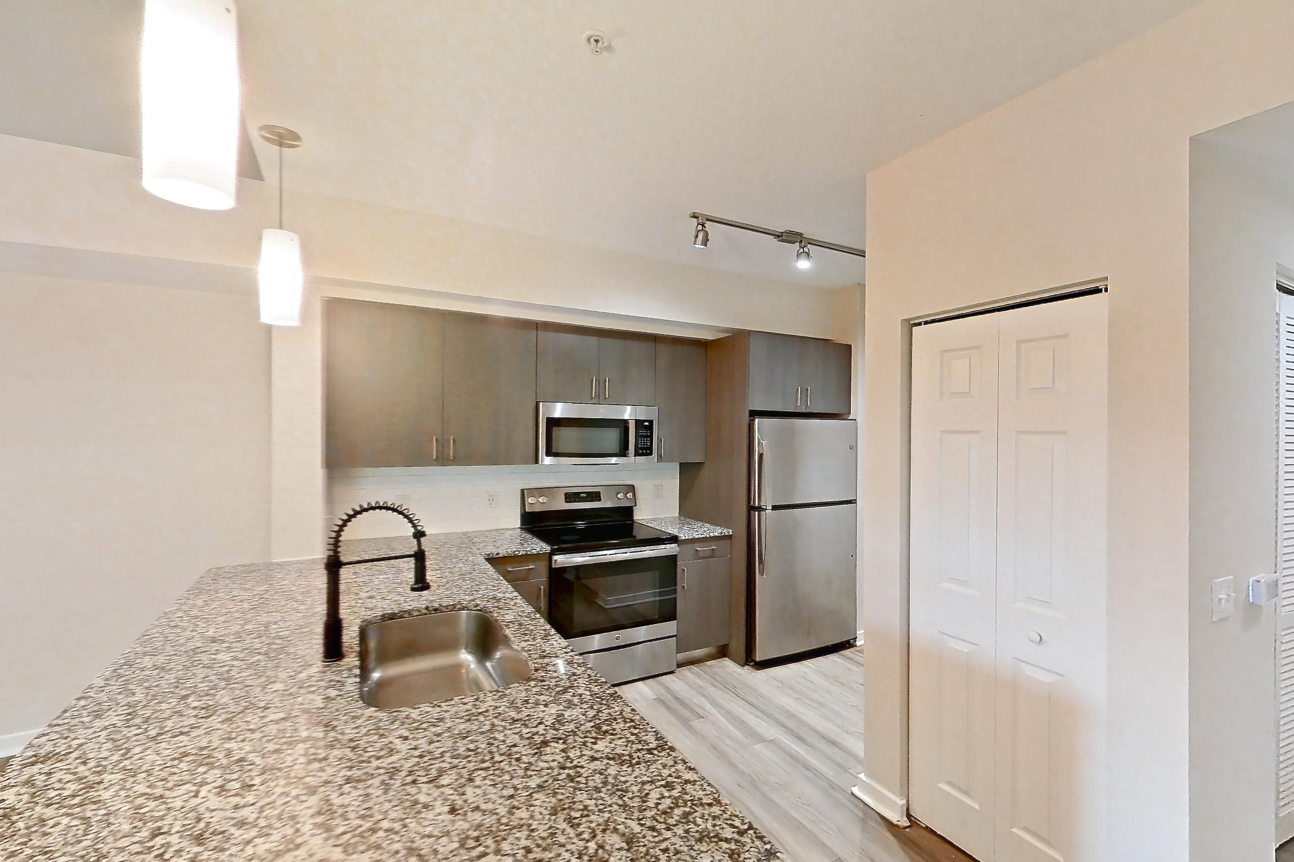 KITCHEN ENTRYWAY