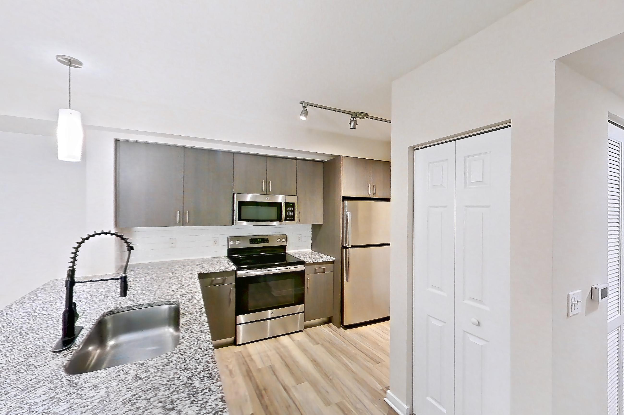 KITCHEN ENTRYWAY