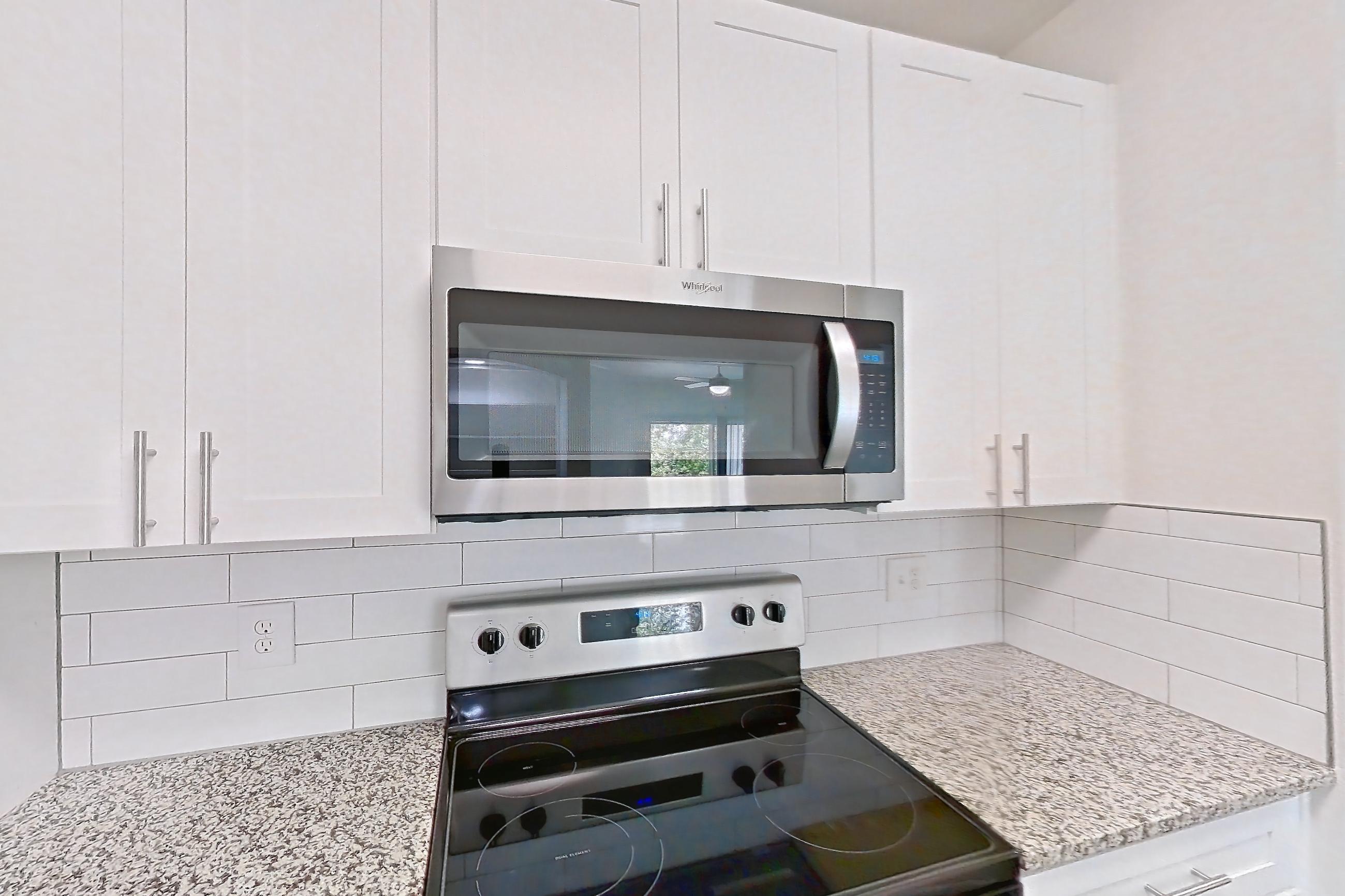 Kitchen in Apartment 1031 at Cortland Ridglea, B2R - Shady Side floor plan