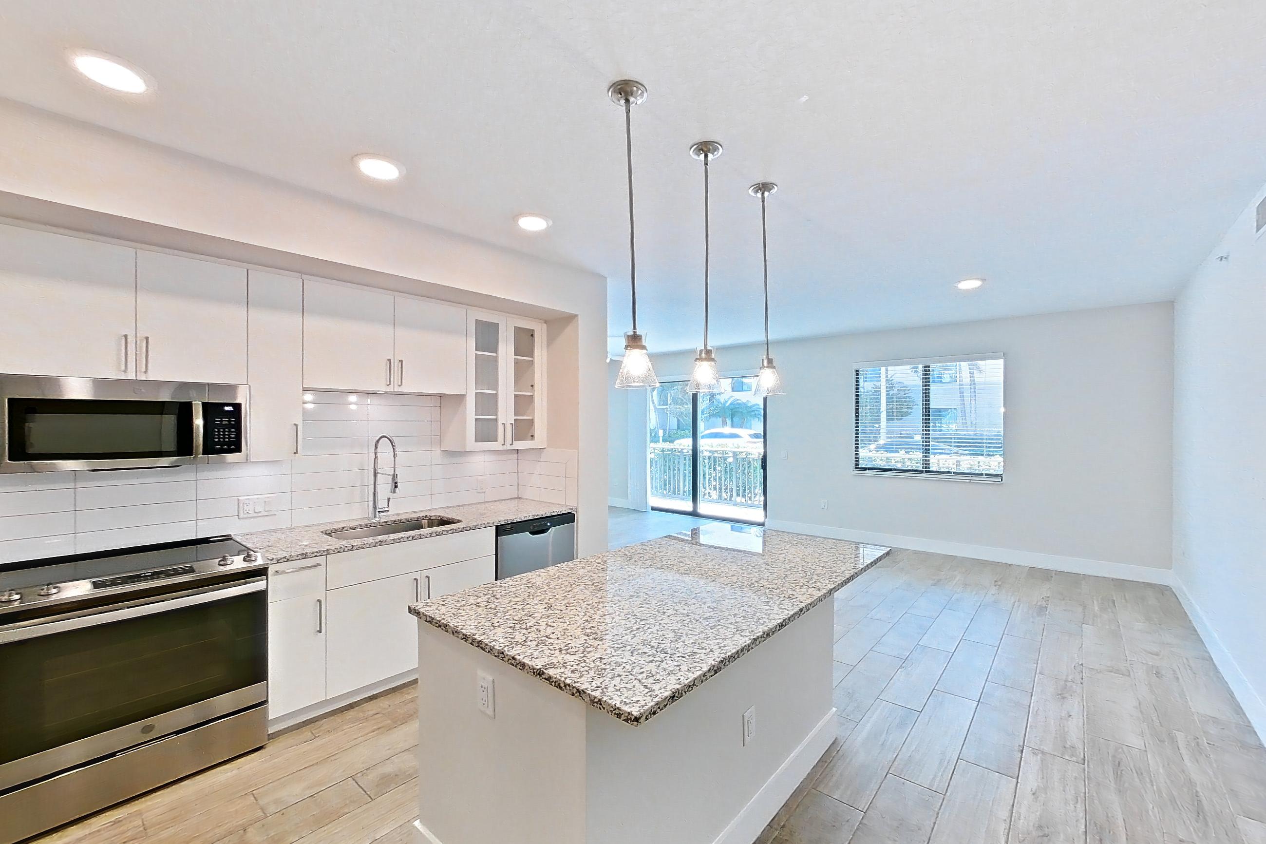 KITCHEN ENTRYWAY