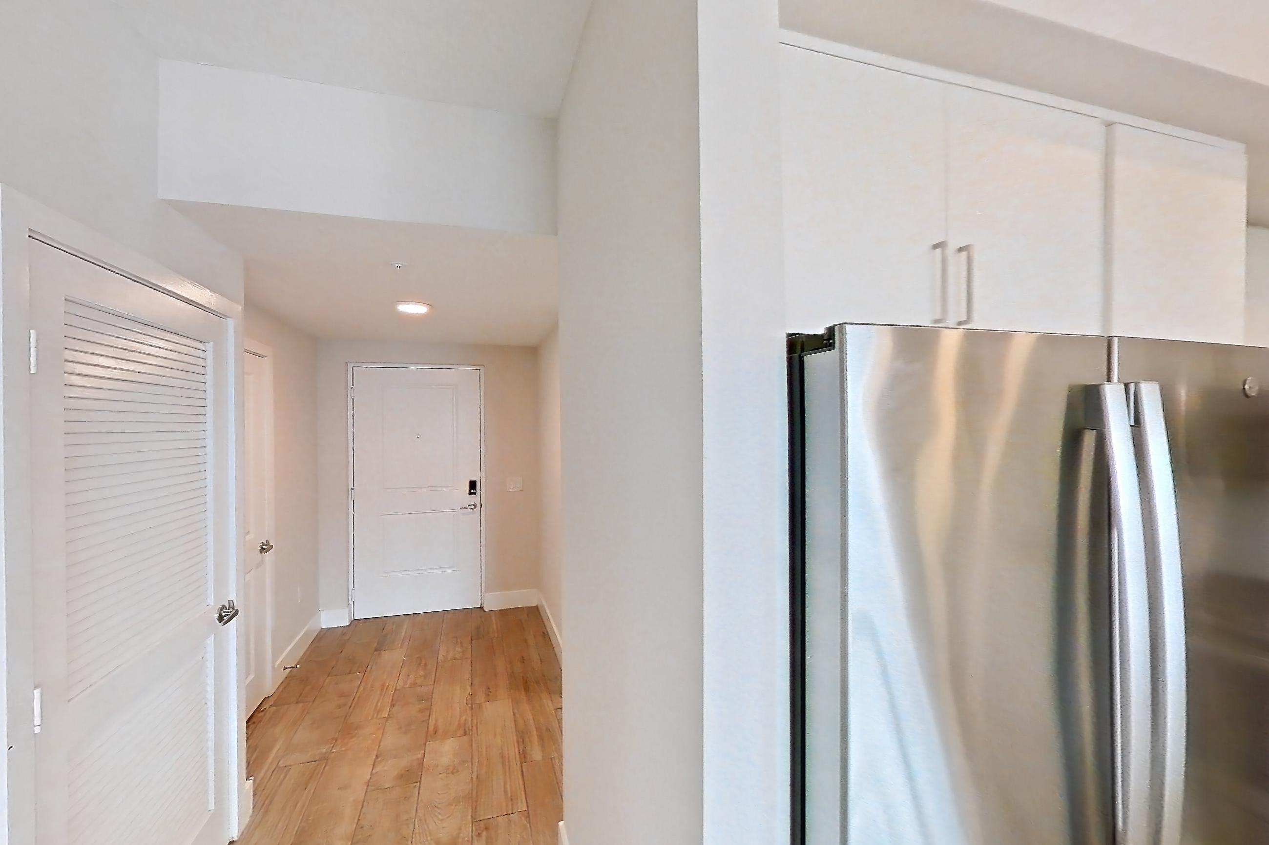 KITCHEN ENTRYWAY