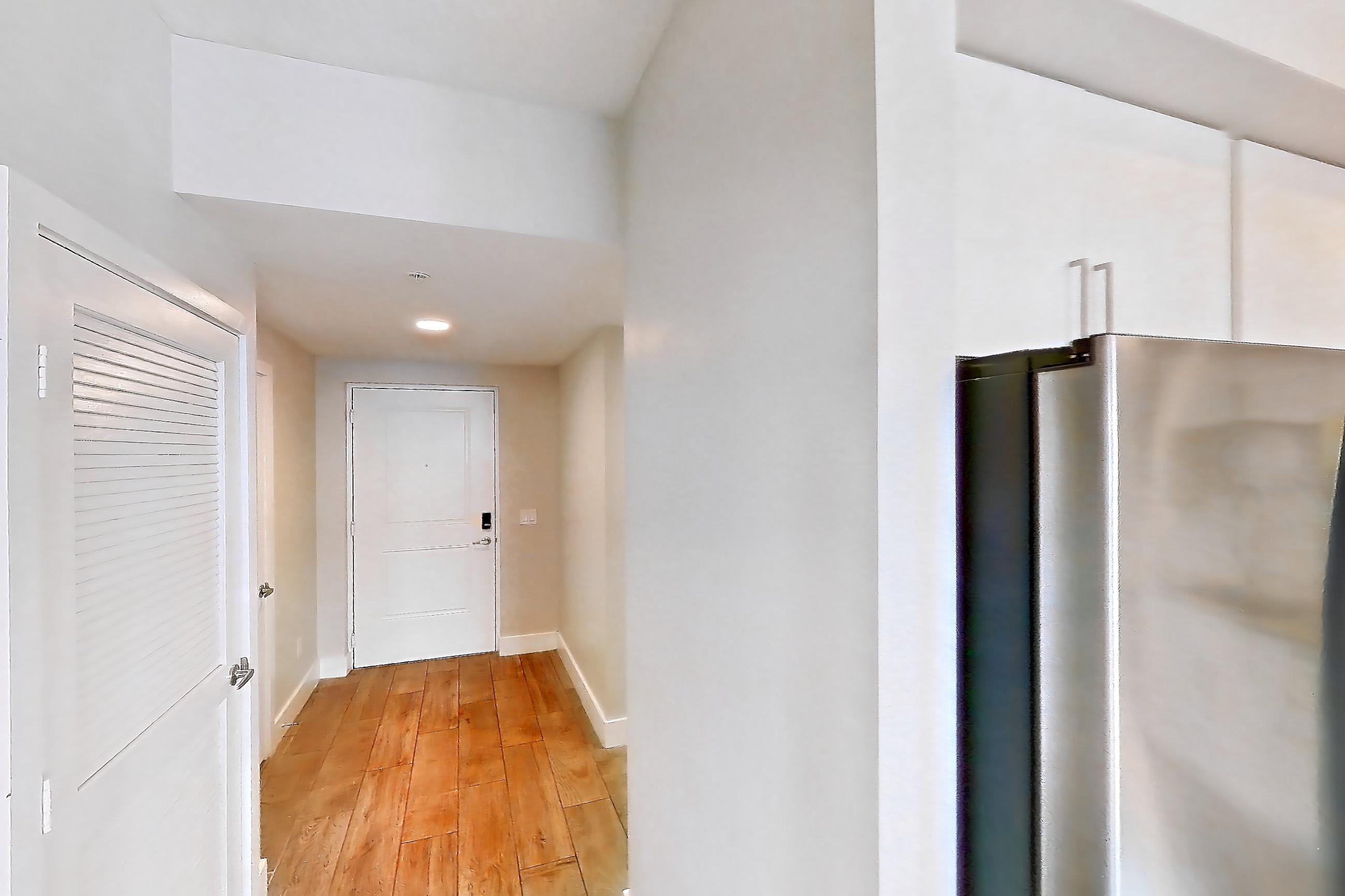 KITCHEN ENTRYWAY