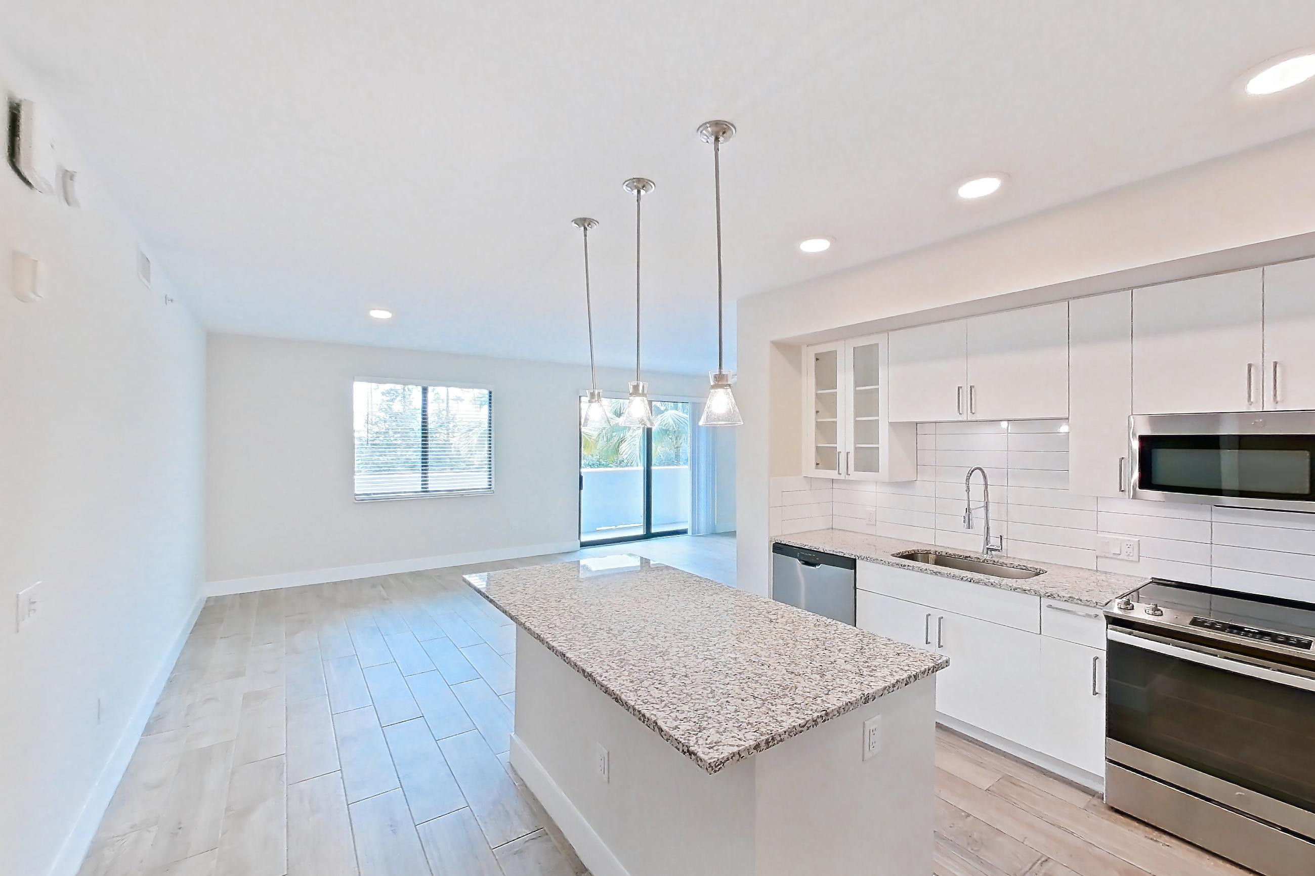 KITCHEN ENTRYWAY