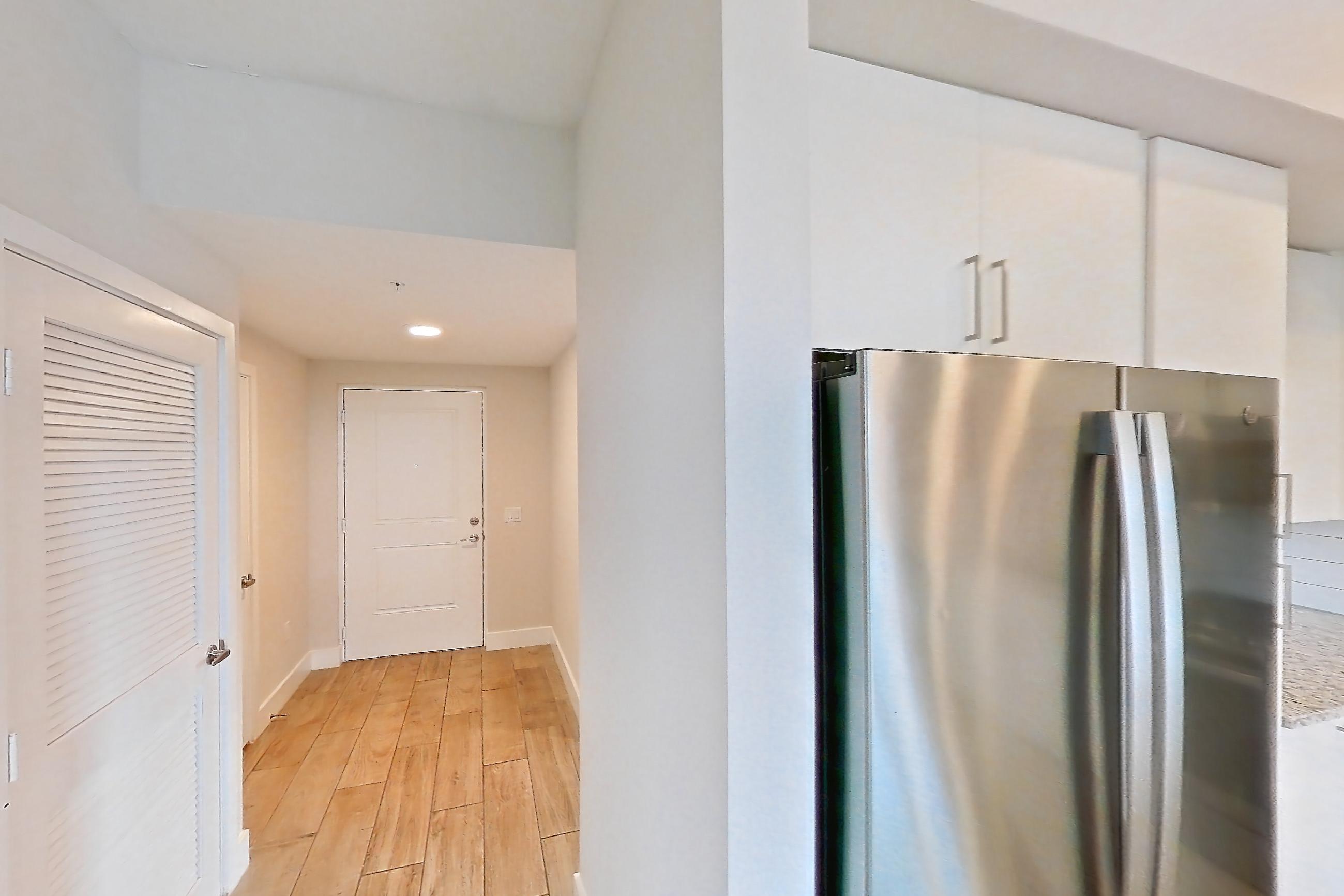 KITCHEN ENTRYWAY