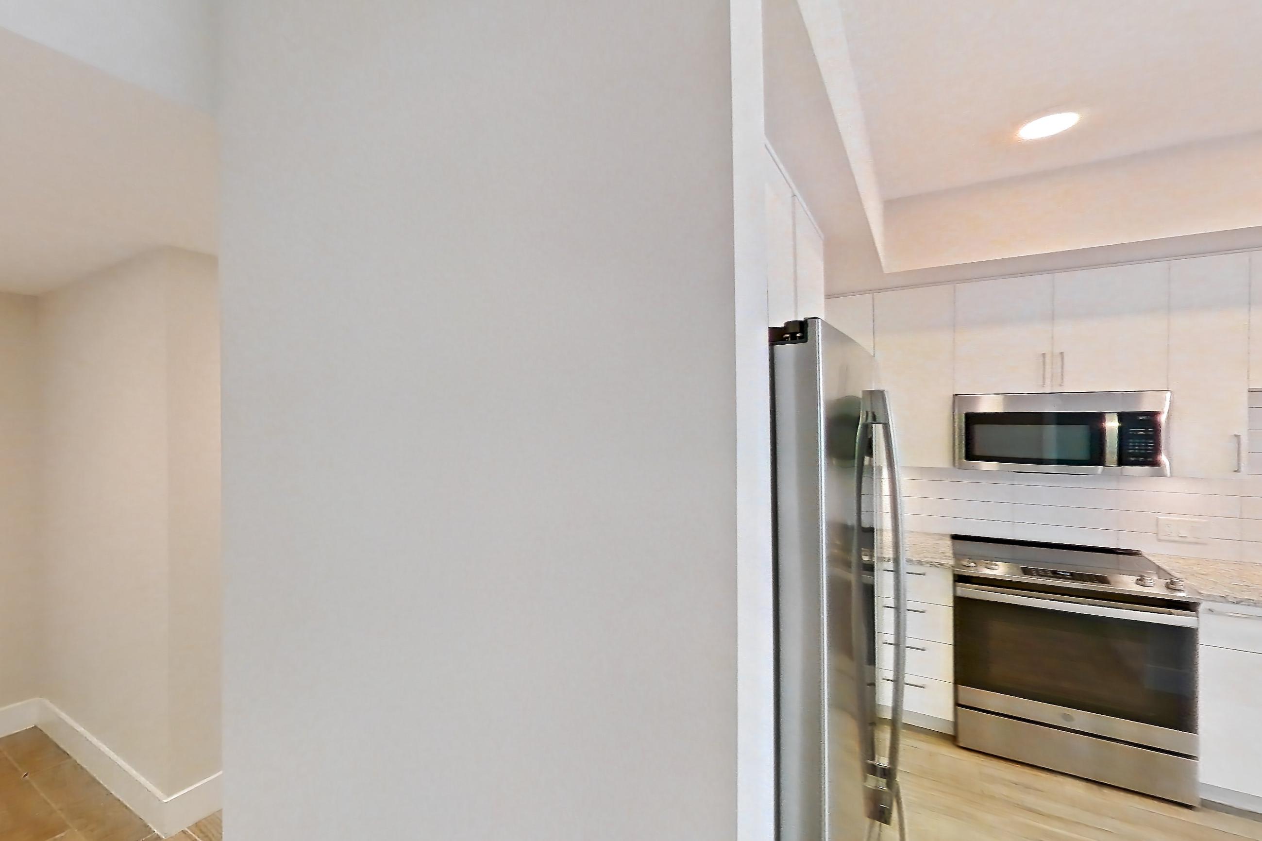KITCHEN ENTRYWAY