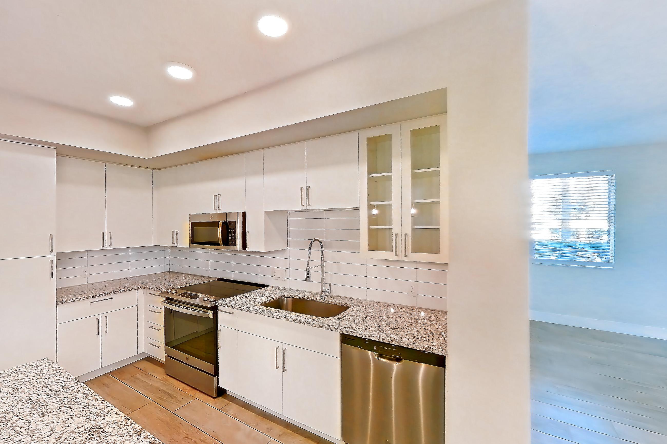 KITCHEN ISLAND CORNER (representative of this floor plan)