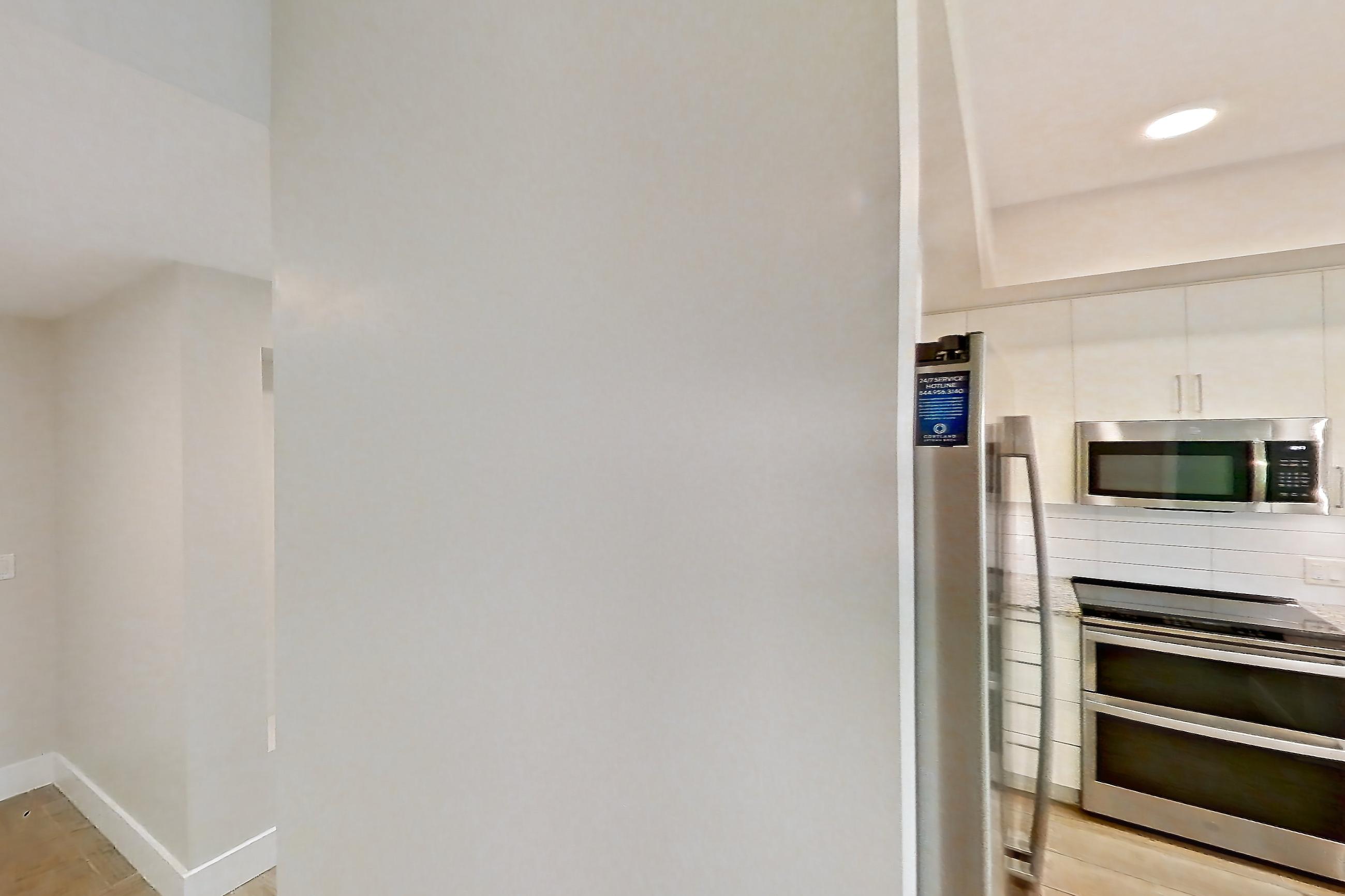 KITCHEN ENTRYWAY