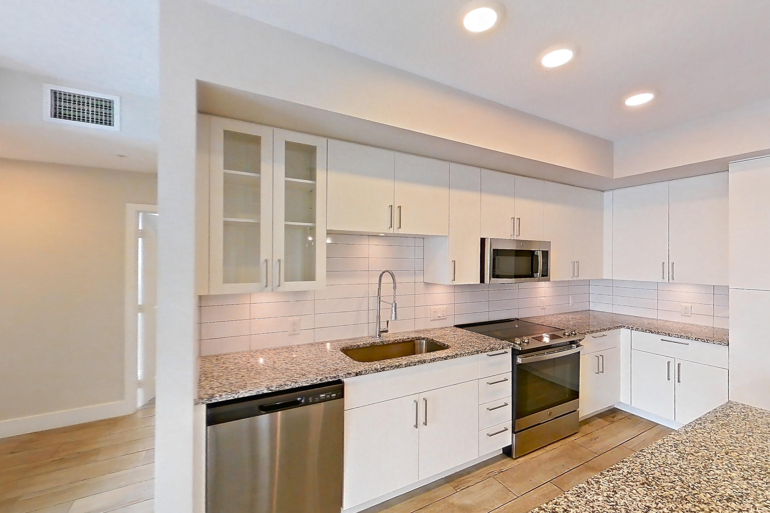 KITCHEN ISLAND CORNER (representative of this floor plan)