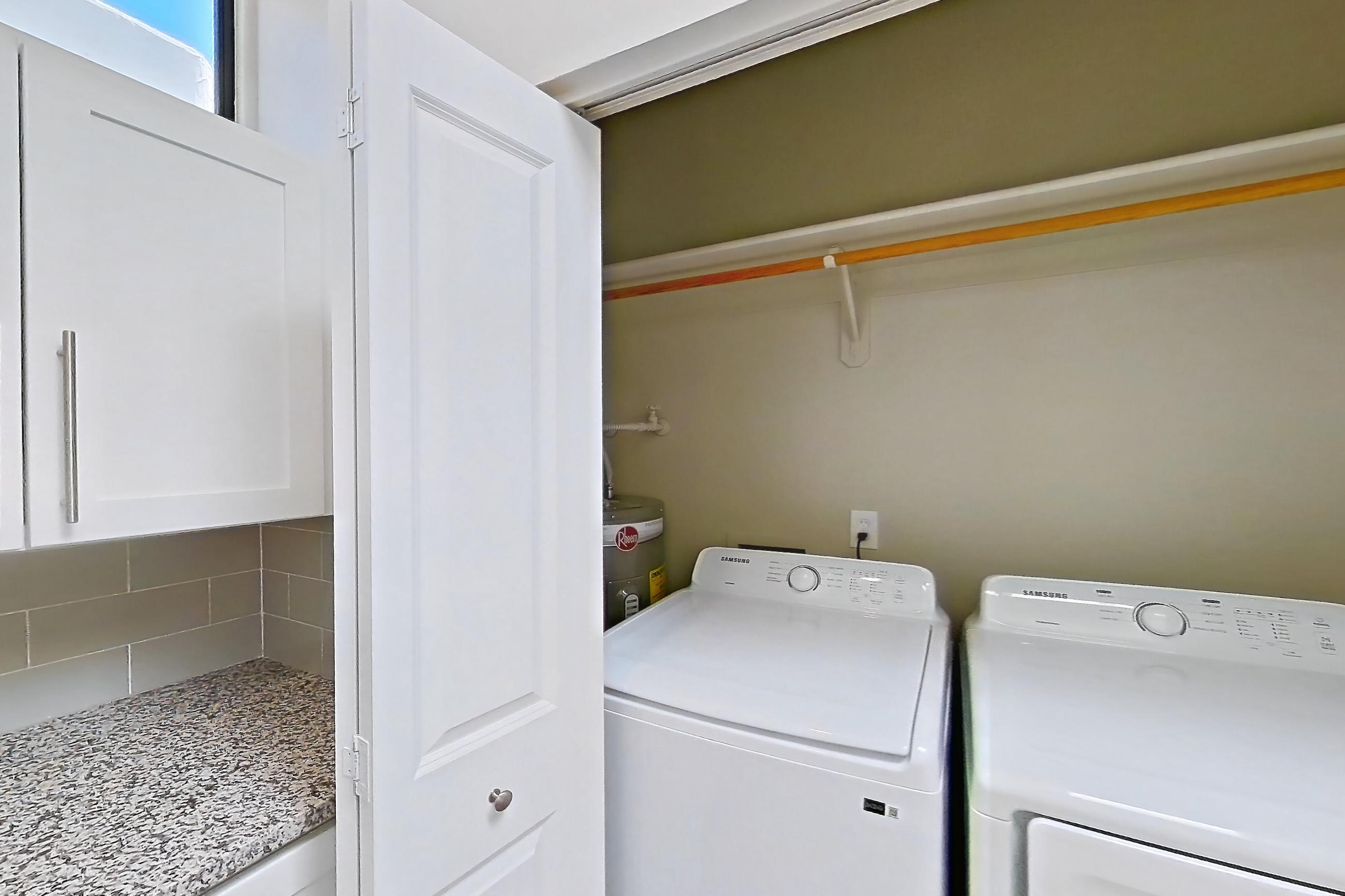 KITCHEN NOOK (representative of this floor plan)