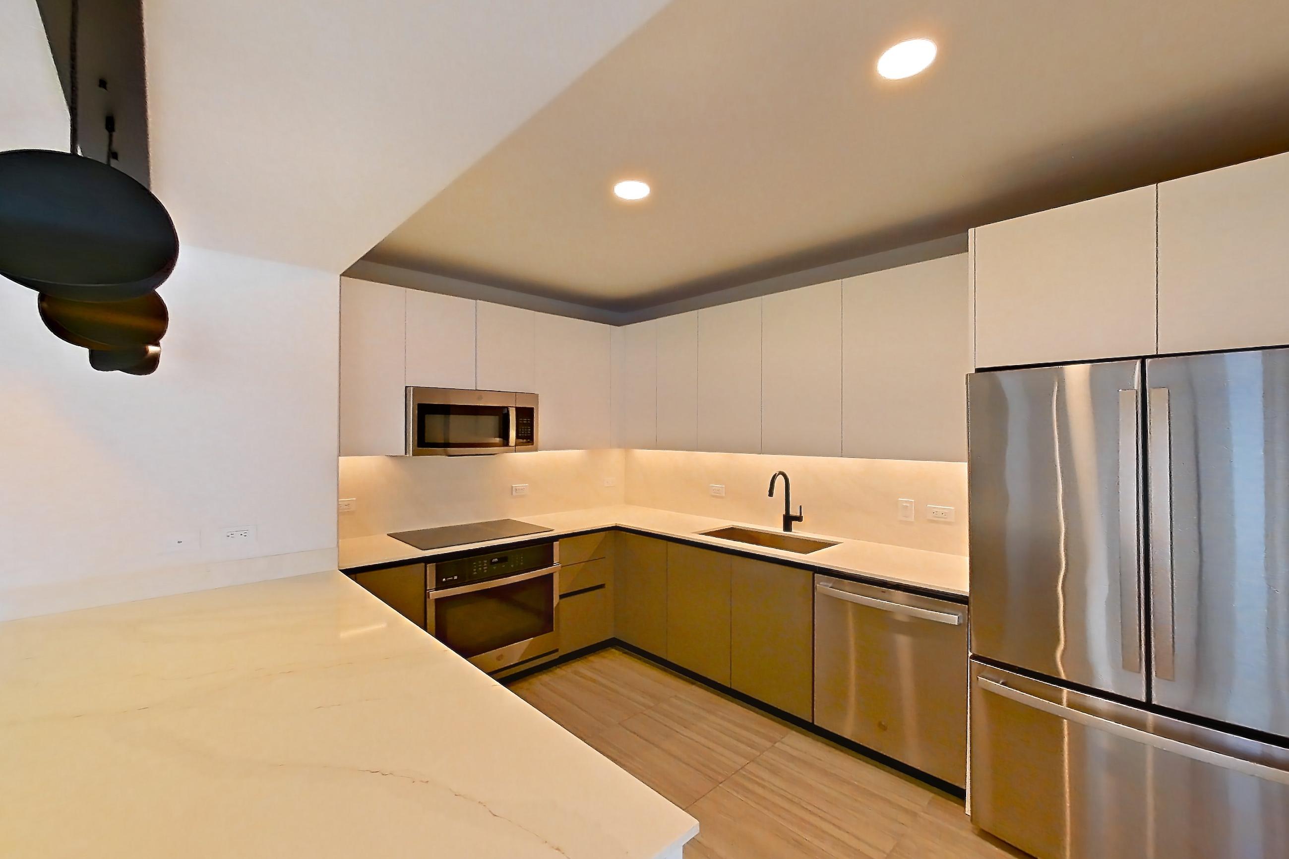 KITCHEN ENTRYWAY