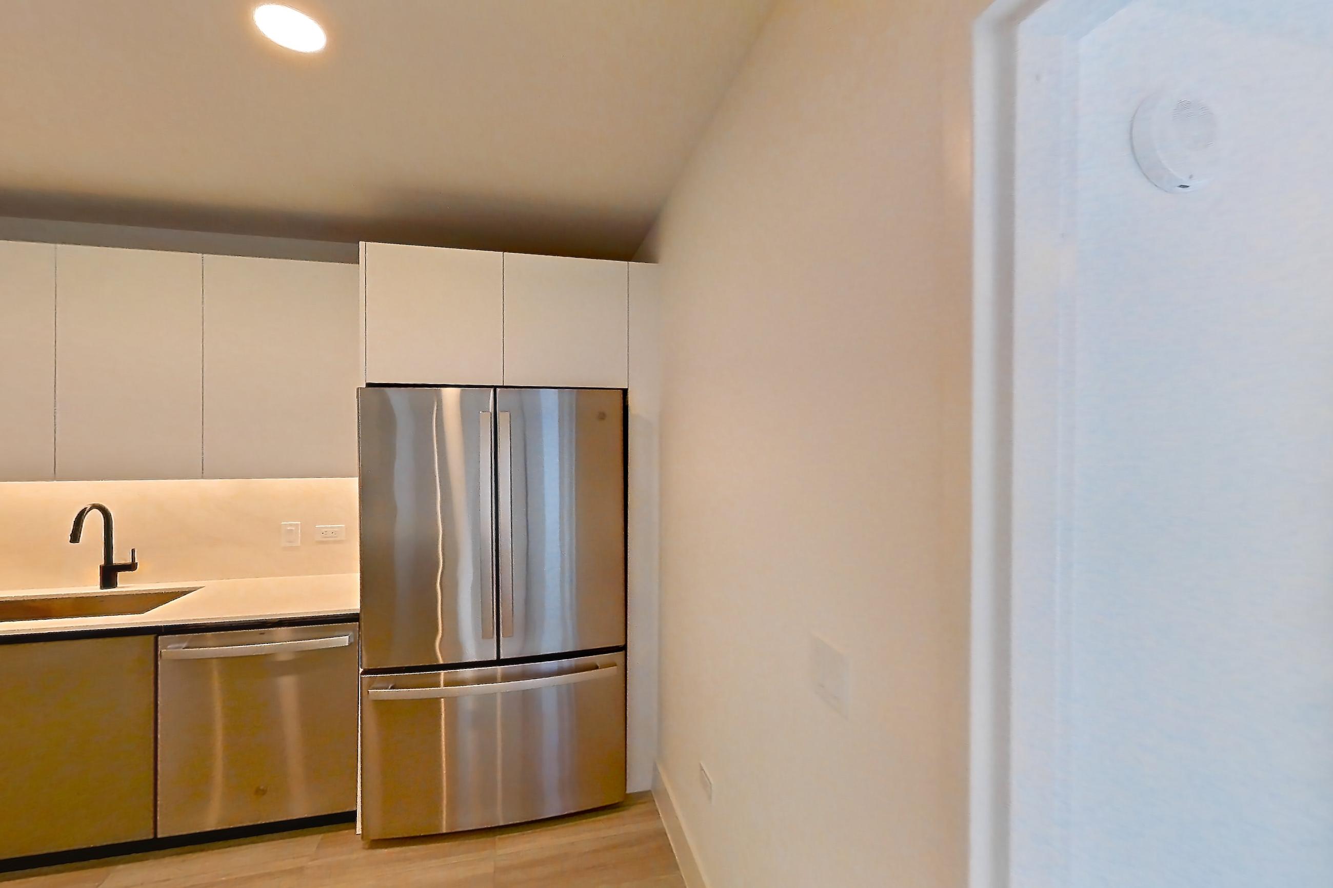 KITCHEN ENTRYWAY