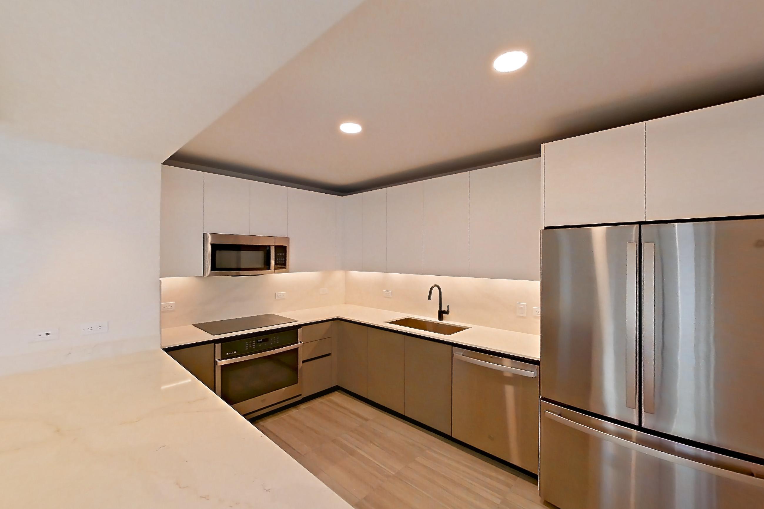 KITCHEN ENTRYWAY