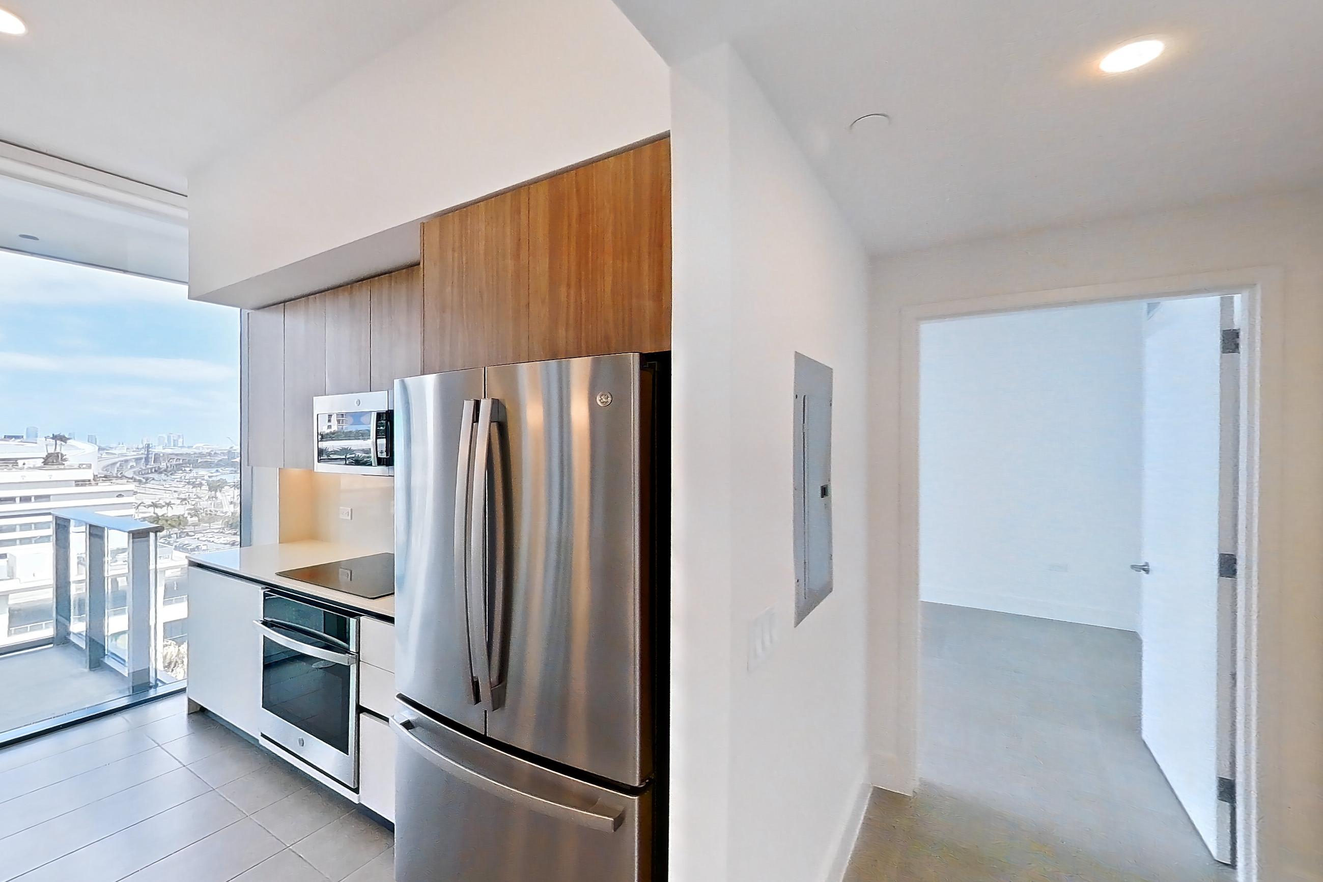 KITCHEN ENTRYWAY