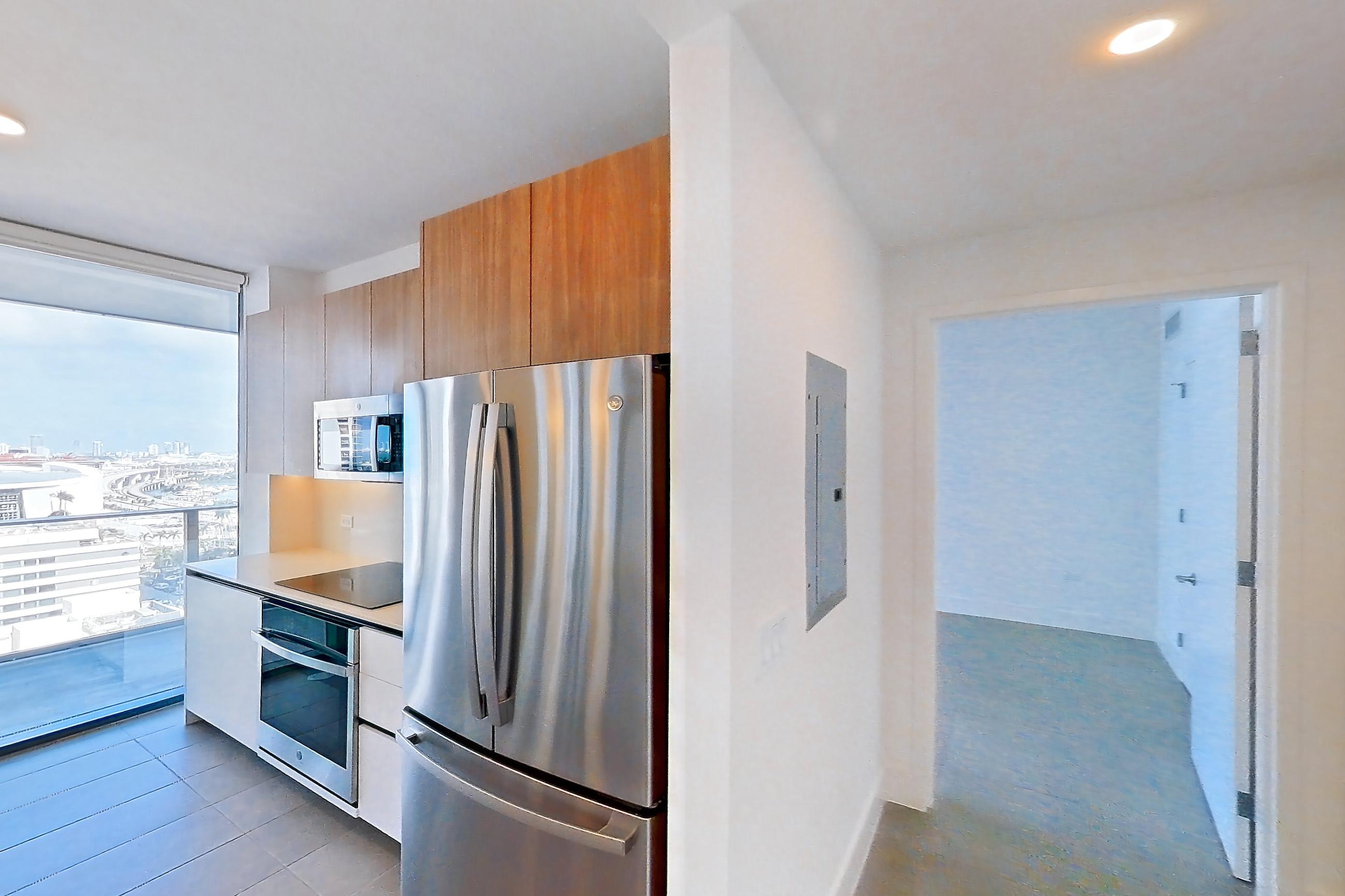 KITCHEN ENTRYWAY