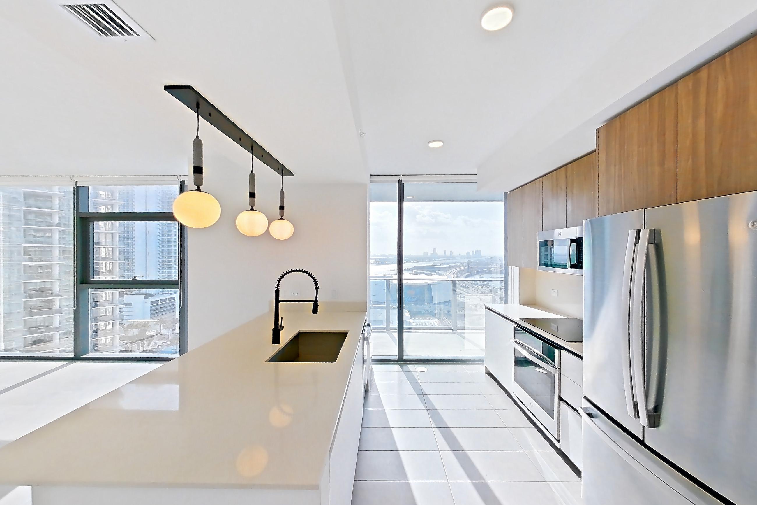 KITCHEN ENTRYWAY