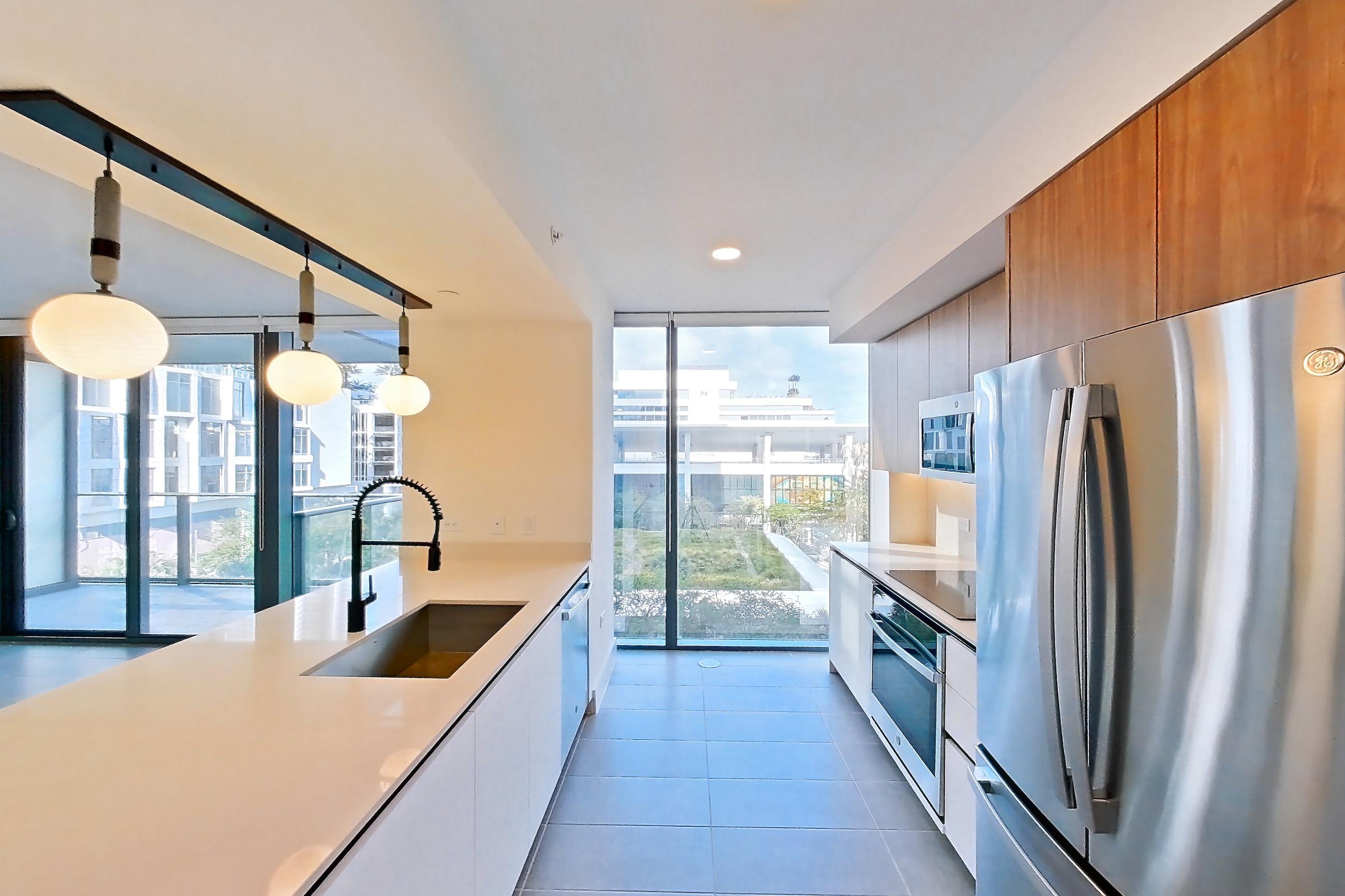 KITCHEN ENTRYWAY