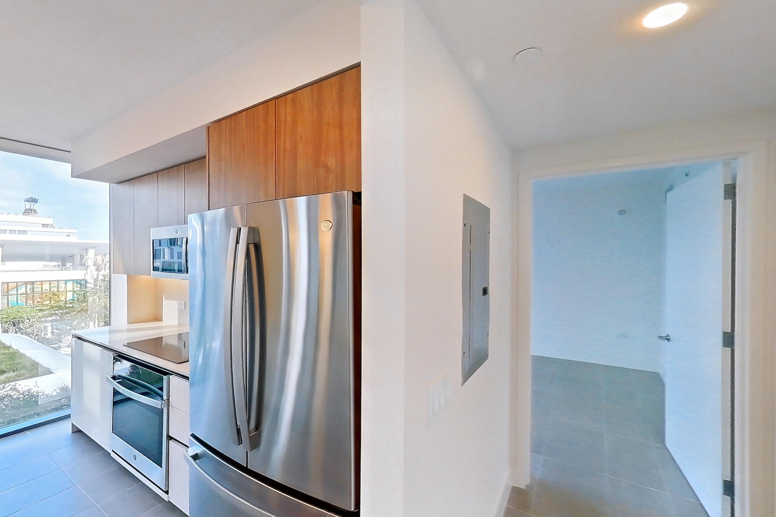 KITCHEN ENTRYWAY