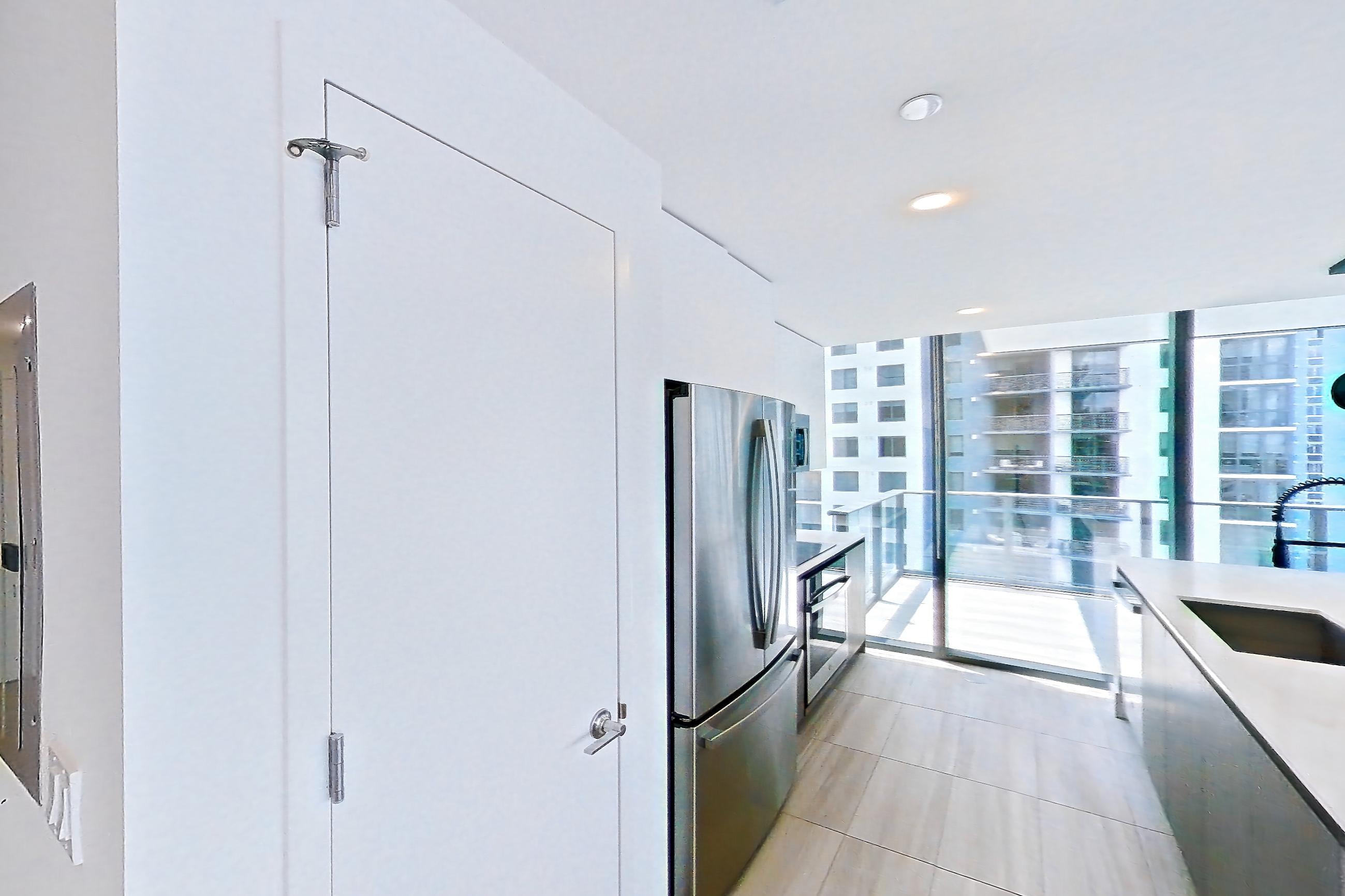 KITCHEN ENTRYWAY