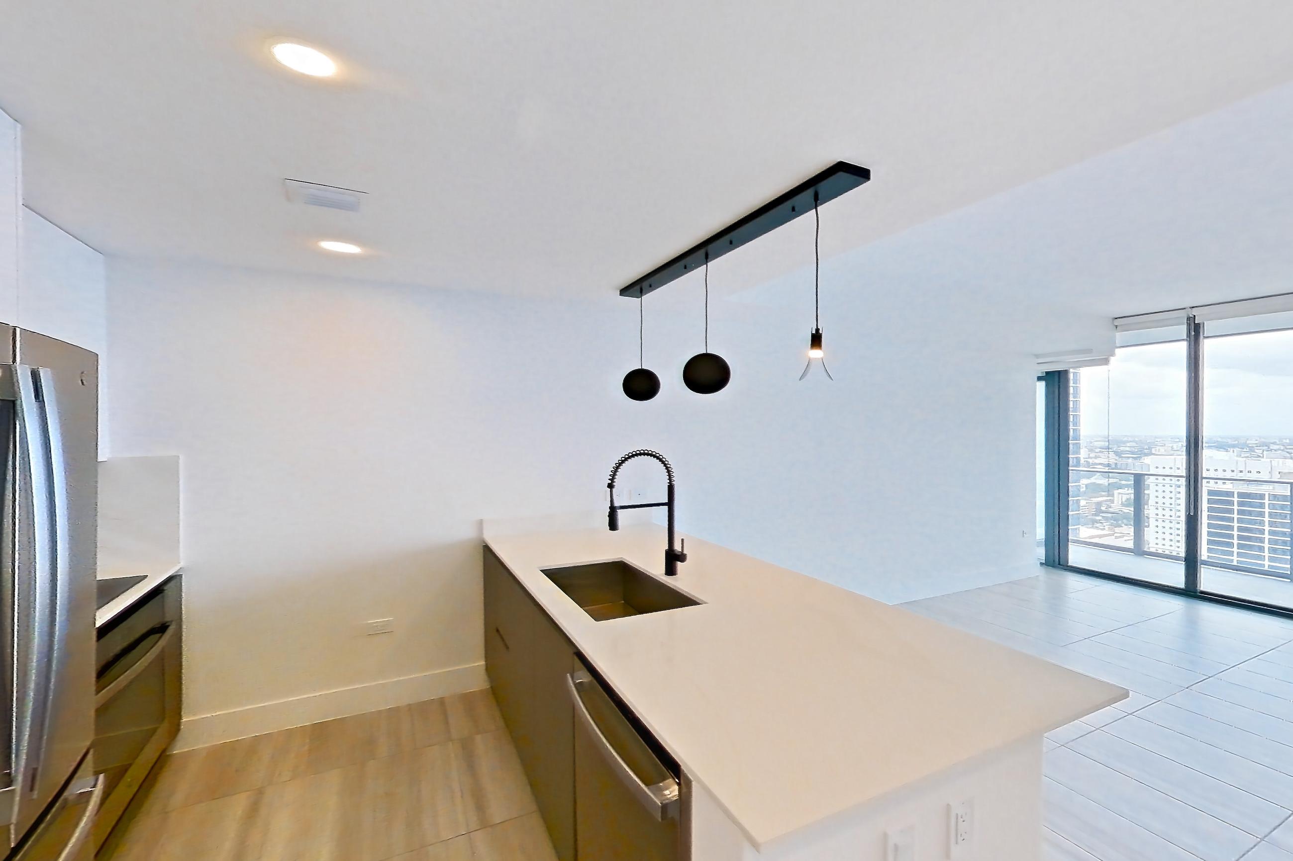 KITCHEN ENTRYWAY